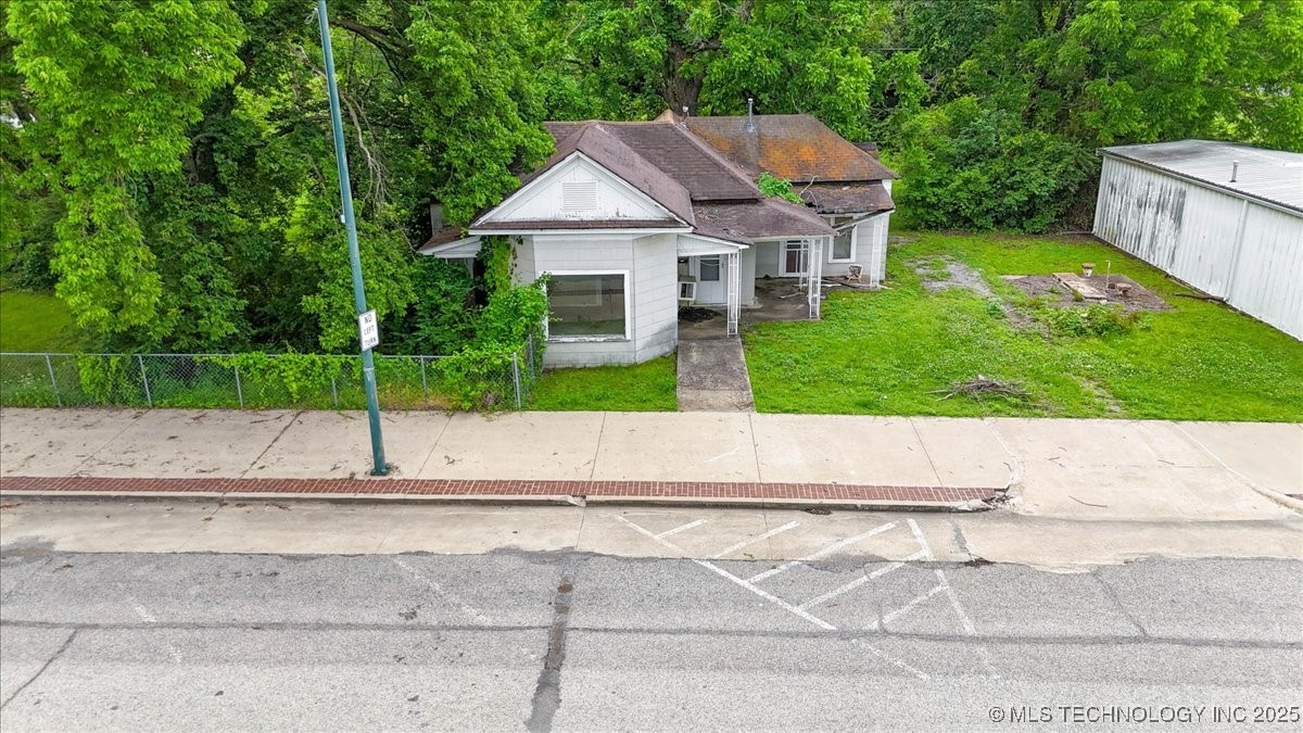 218 W Main Property Photo 26