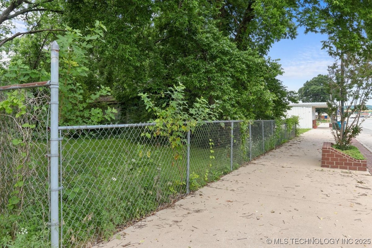 218 W Main Property Photo 36