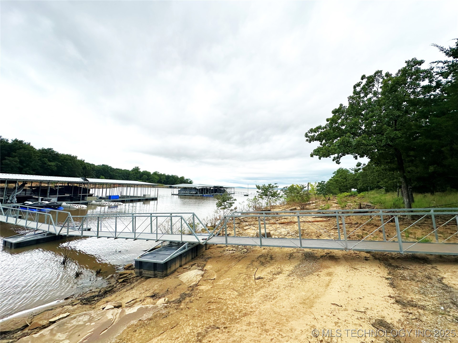 41 4299 Loop Property Photo 4