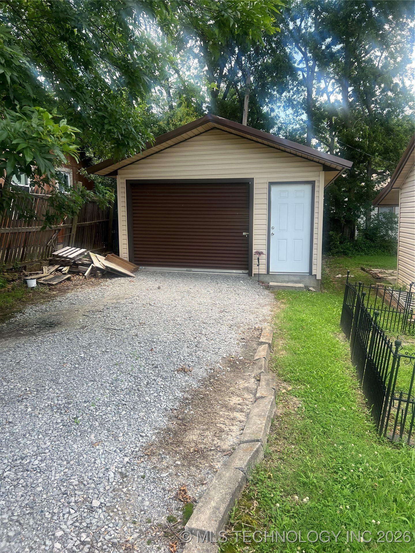 1025 N 5th Property Photo 2