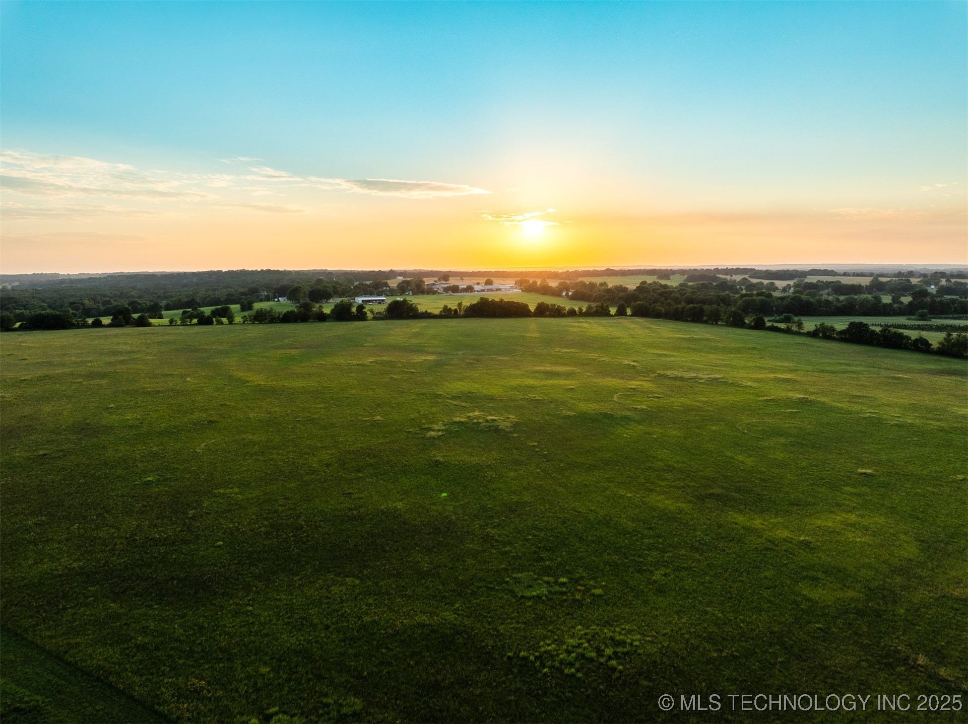 17022 W Grandview Road Property Photo 4