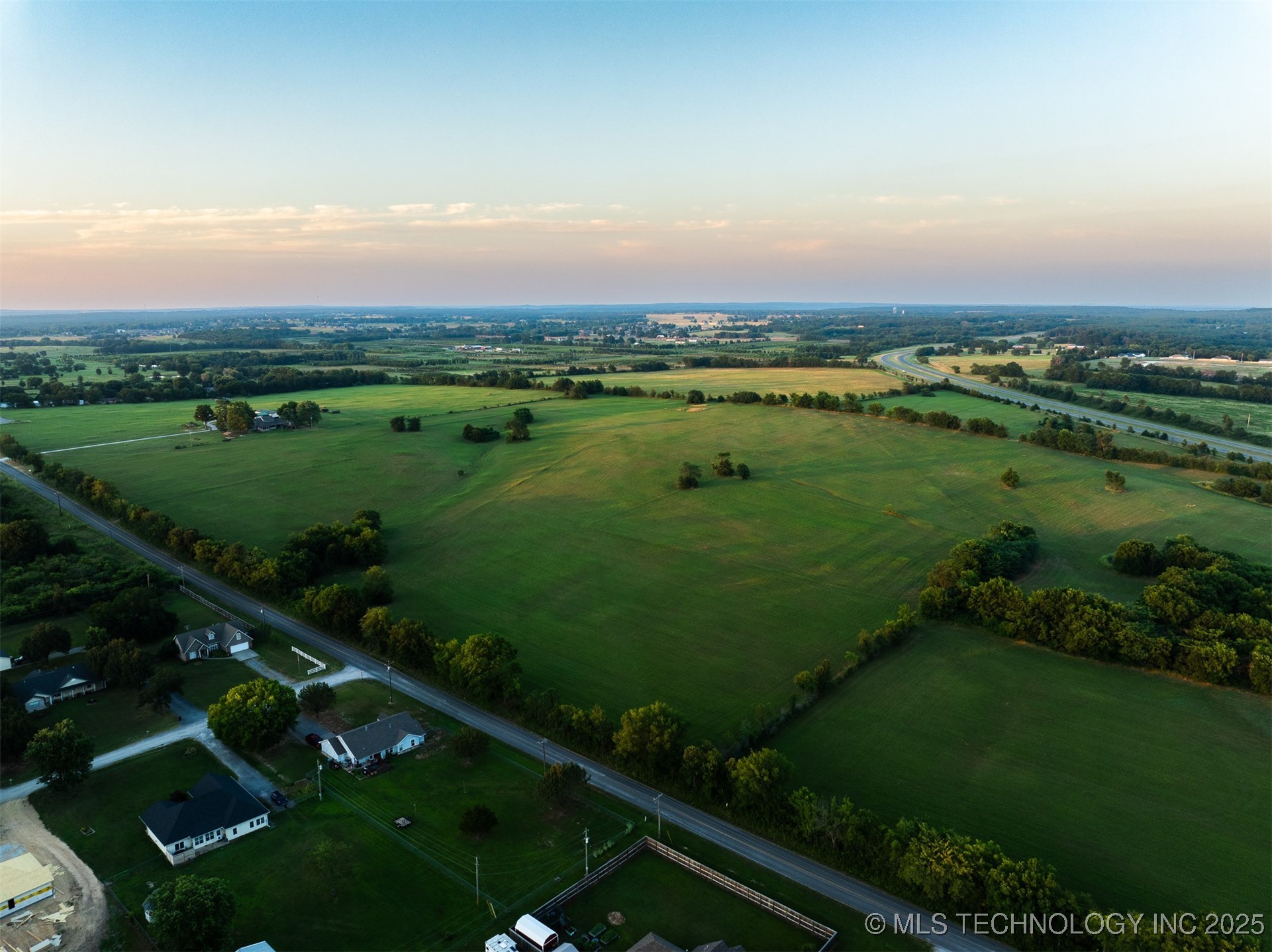 17022 W Grandview Road Property Photo 10