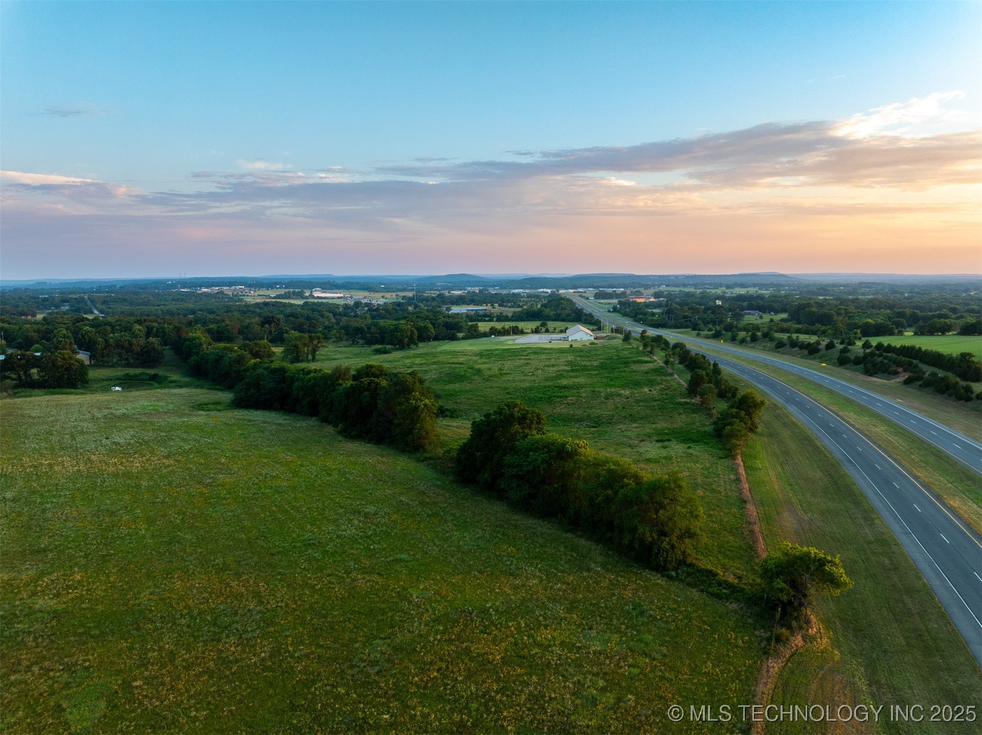 17022 W Grandview Road Property Photo 16