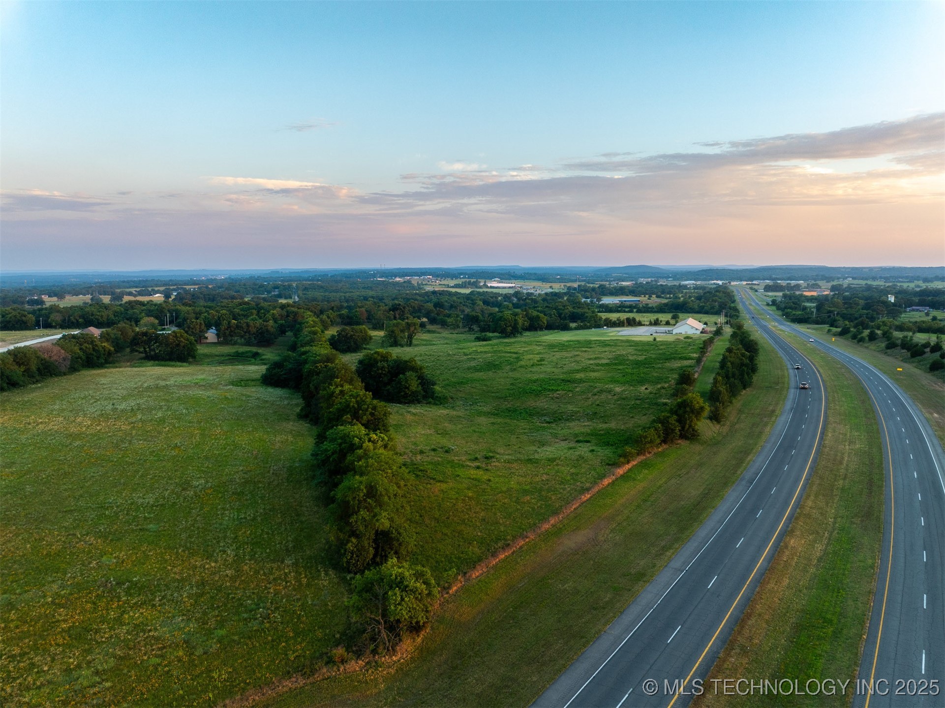 17022 W Grandview Road Property Photo 17