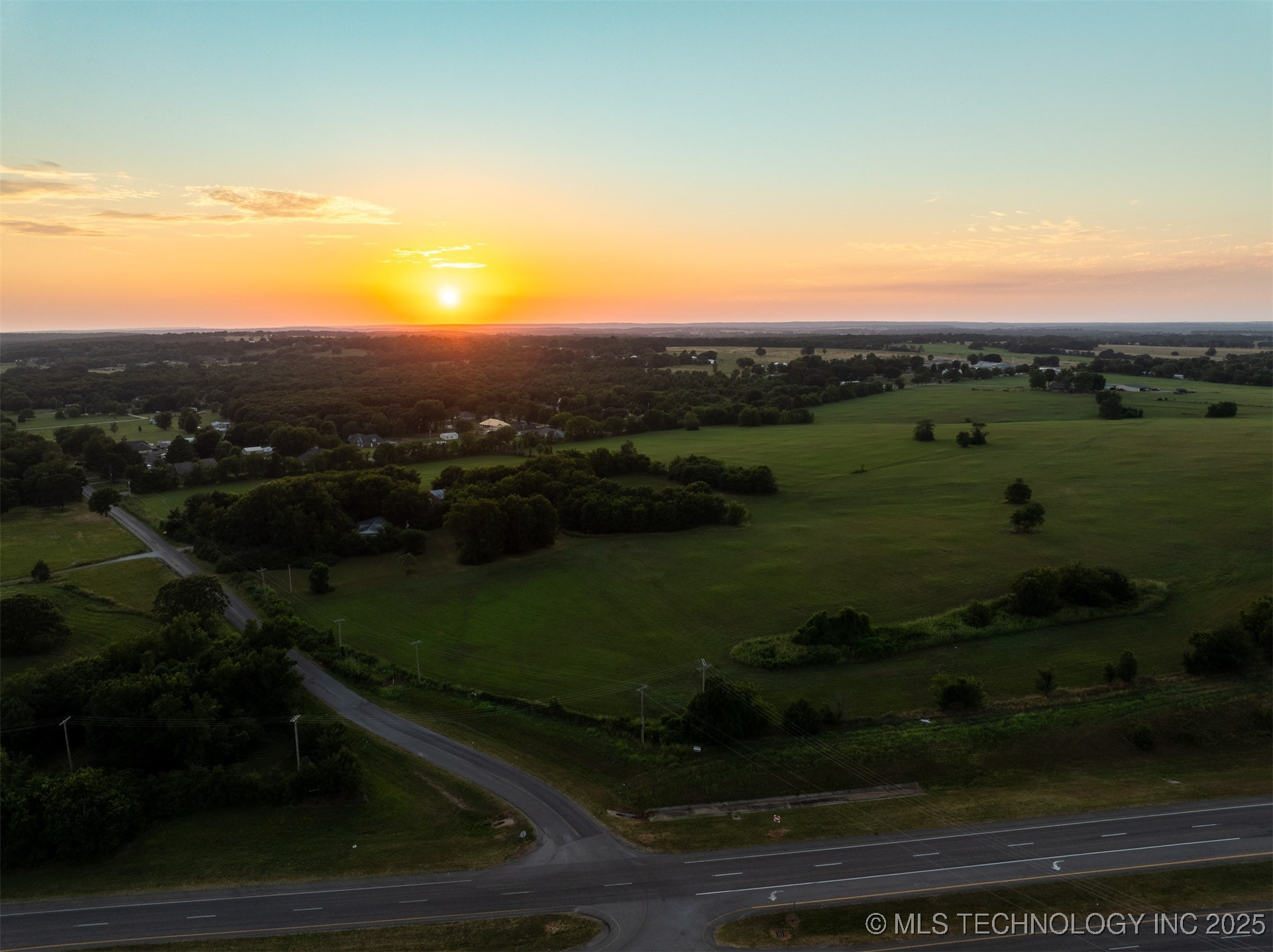 17022 W Grandview Road Property Photo 19