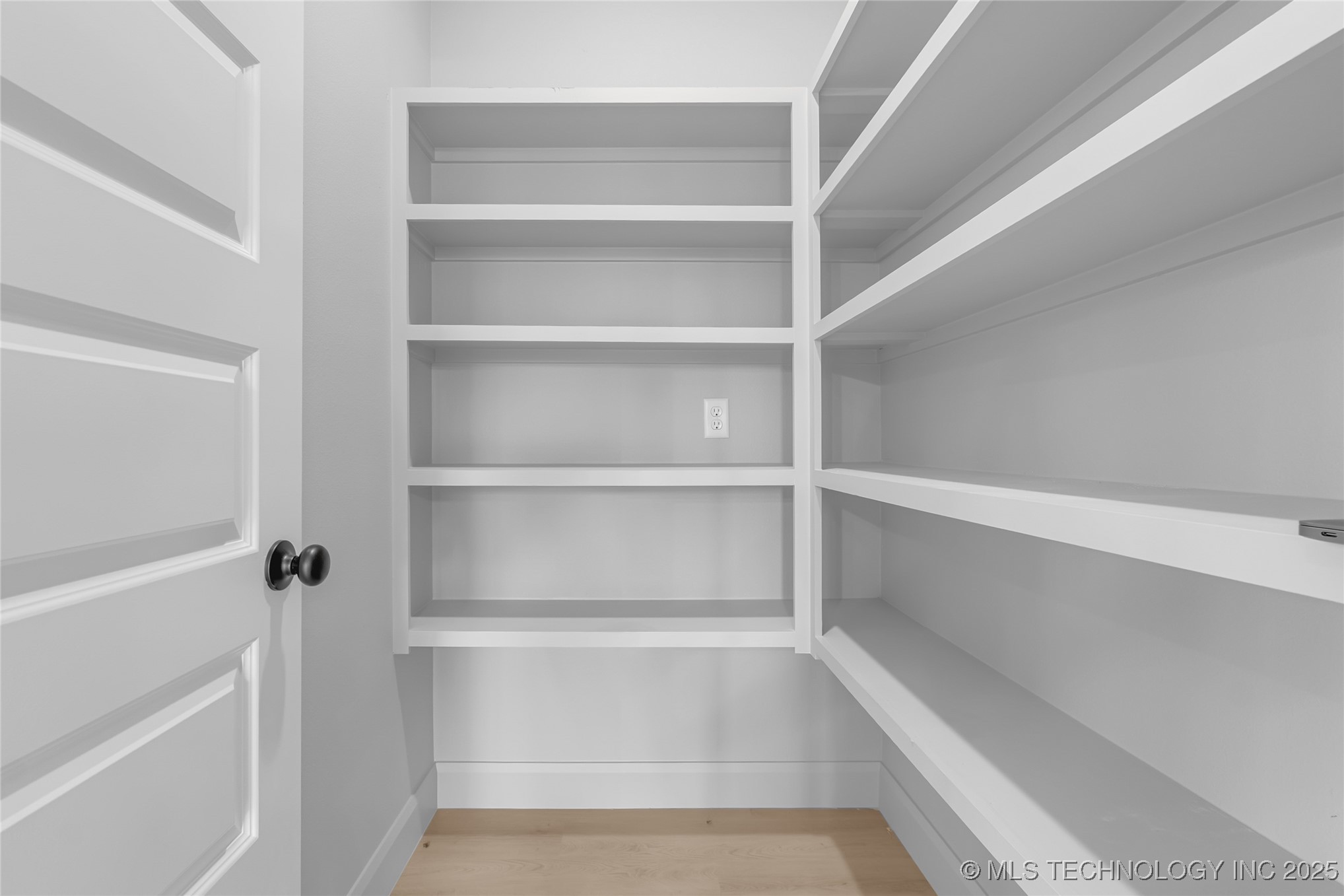 12466 W 91st Place S Property Photo 24