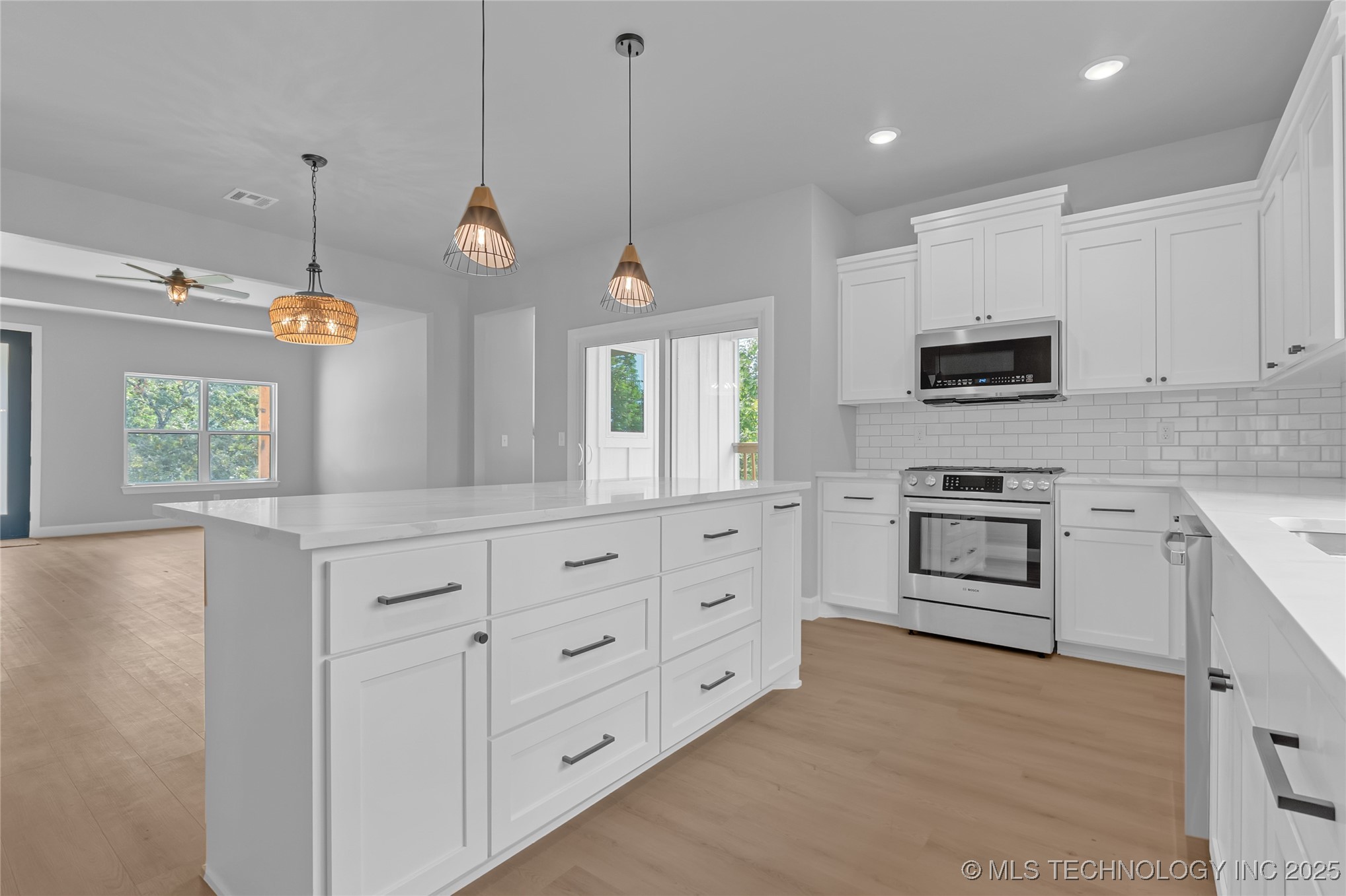 12466 W 91st Place S Property Photo 25