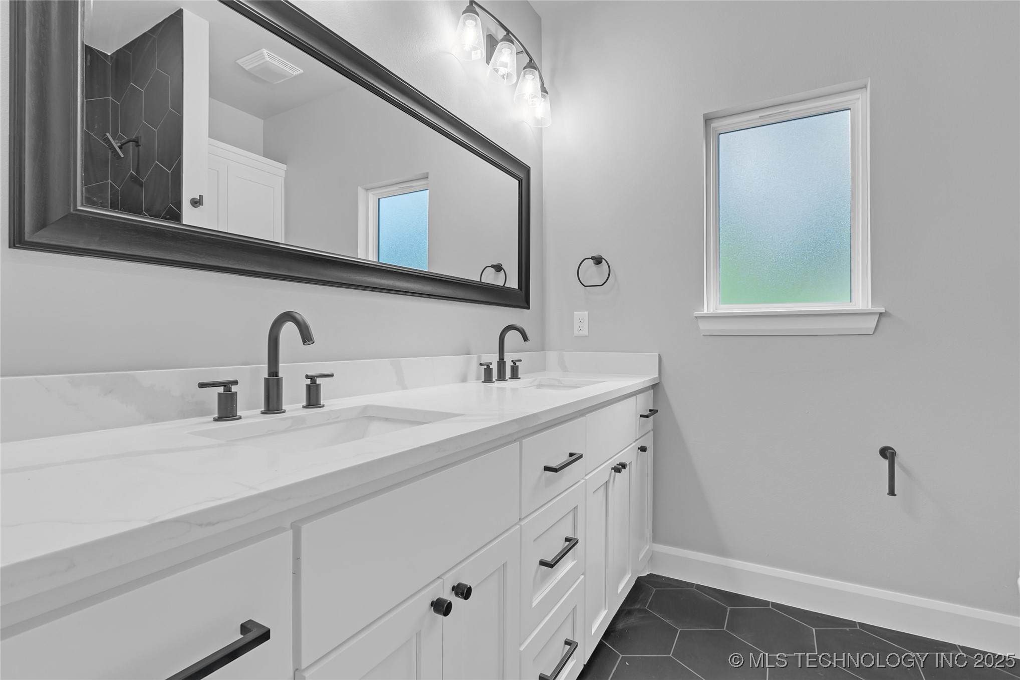 12466 W 91st Place S Property Photo 29