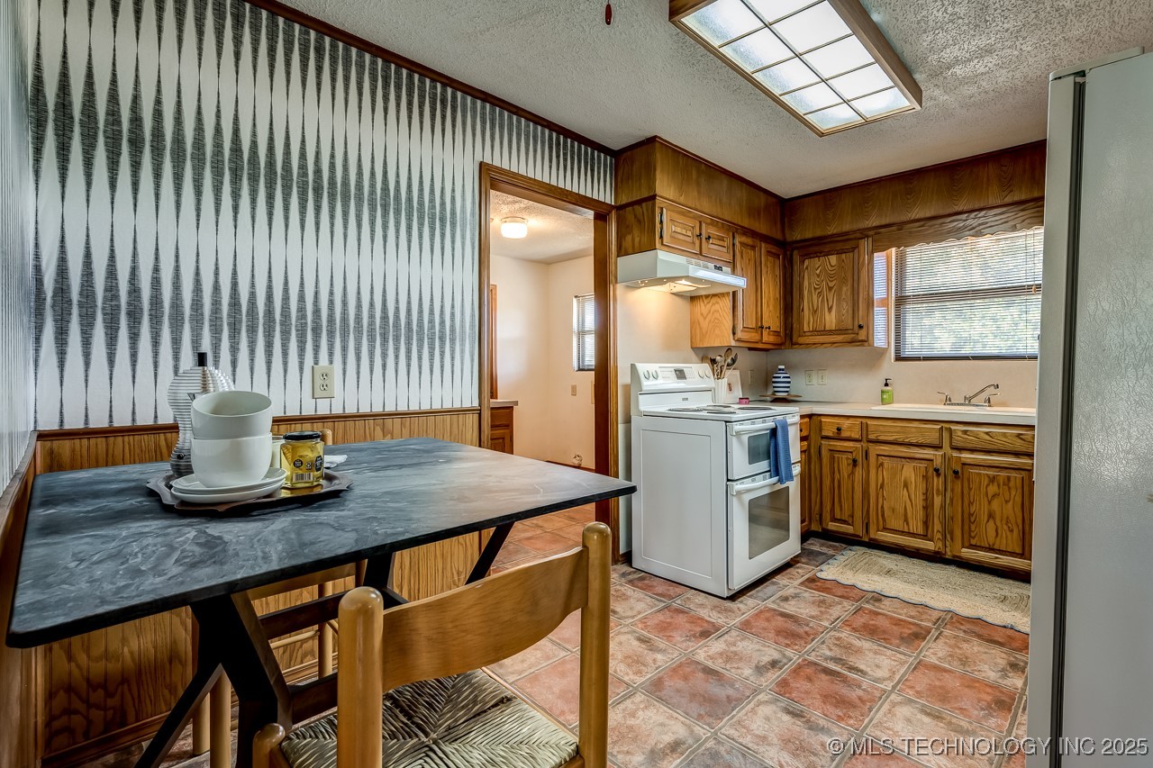 53100 S 34800 Road Property Photo 6