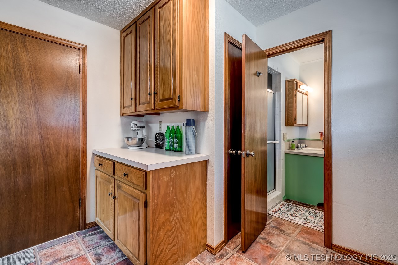 53100 S 34800 Road Property Photo 9