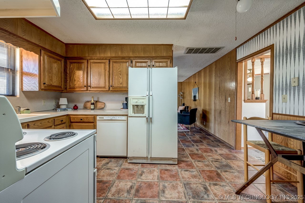 53100 S 34800 Road Property Photo 12