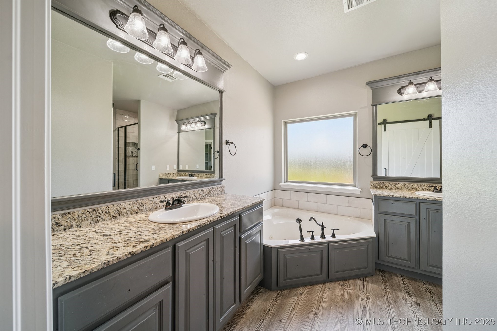 19481 Pecan Ridge Circle Property Photo 24