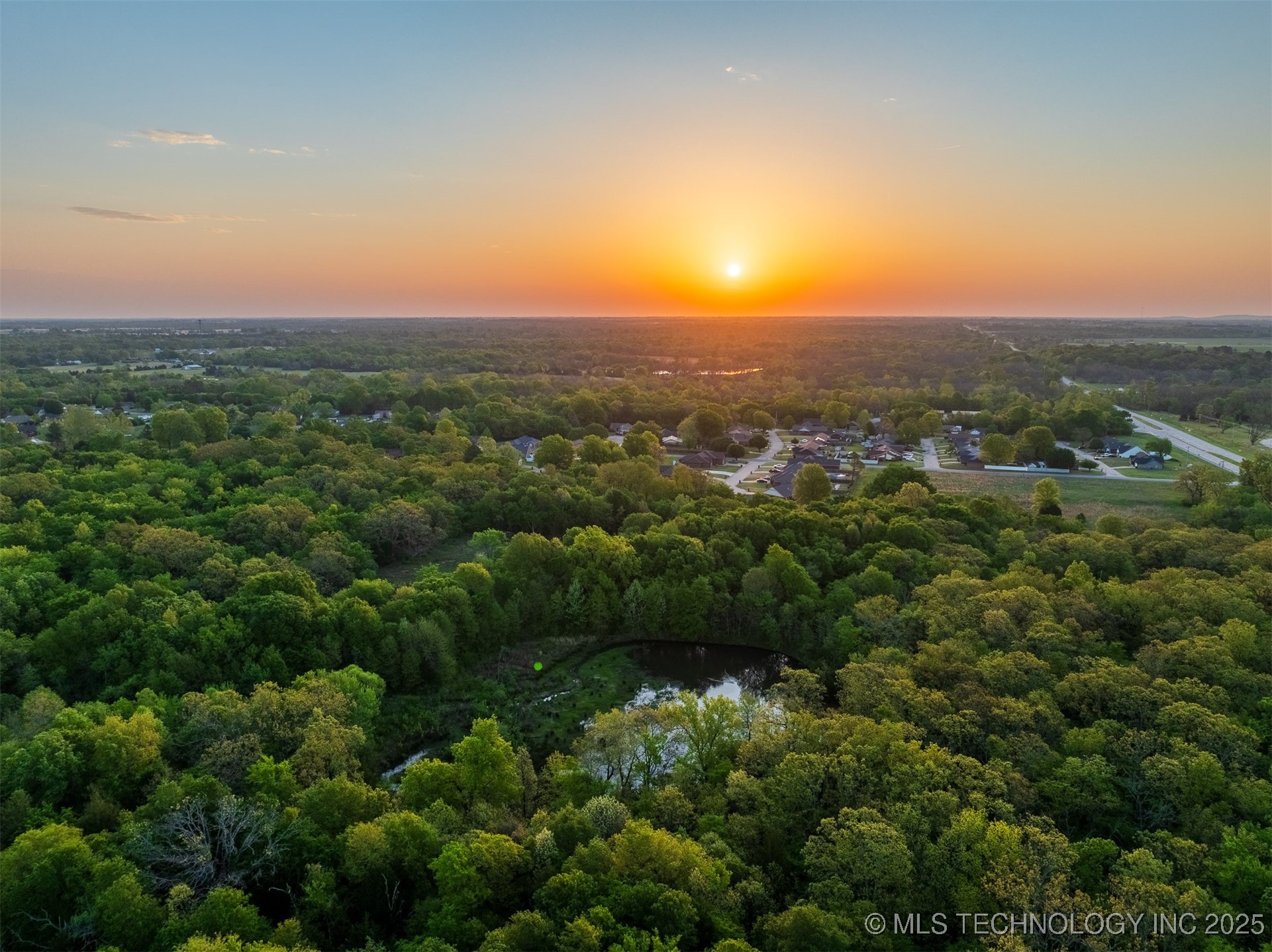 6 E Southbrook Avenue Property Photo 3