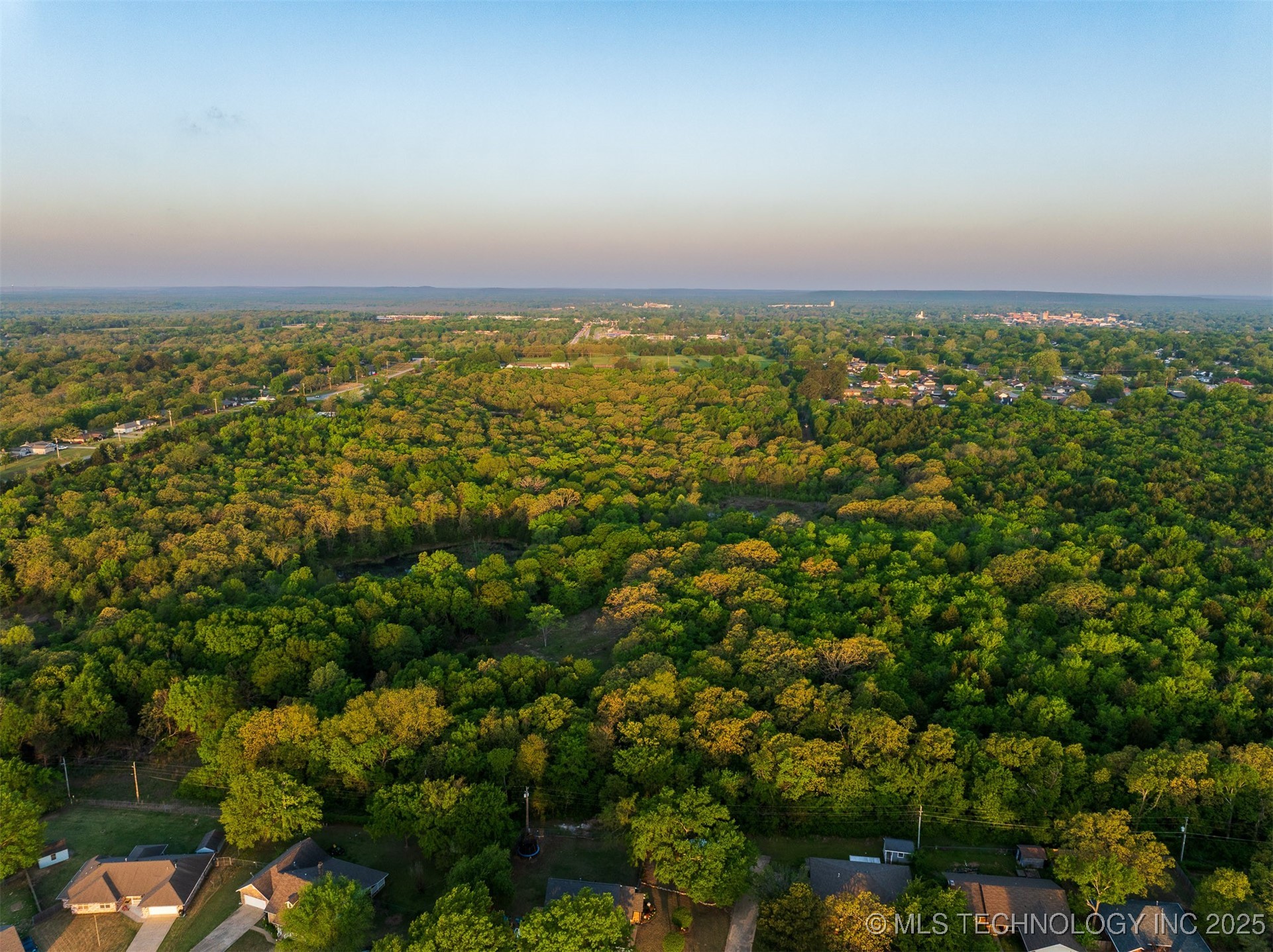 6 E Southbrook Avenue Property Photo 8