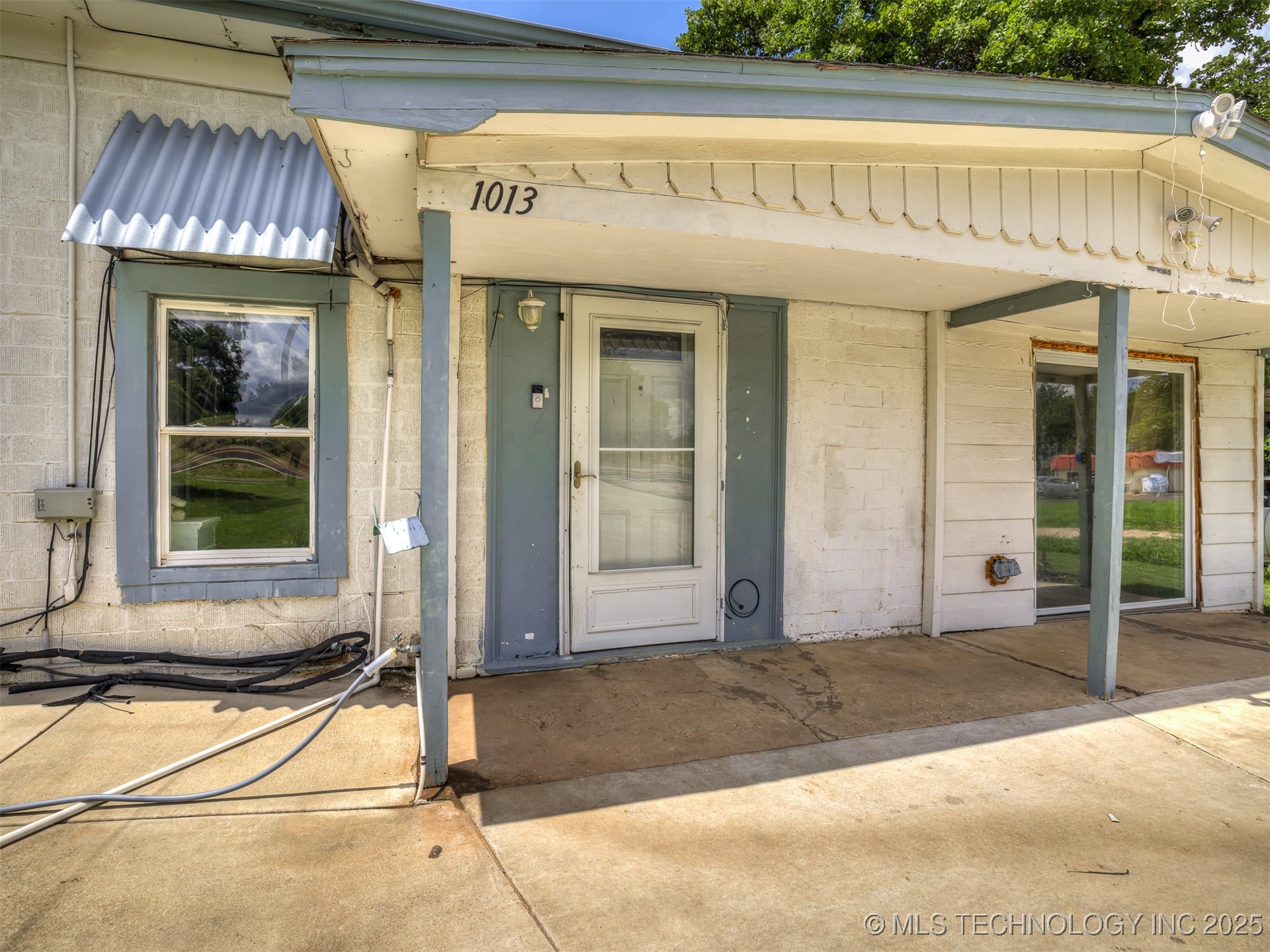 1013 N Post Property Photo 1