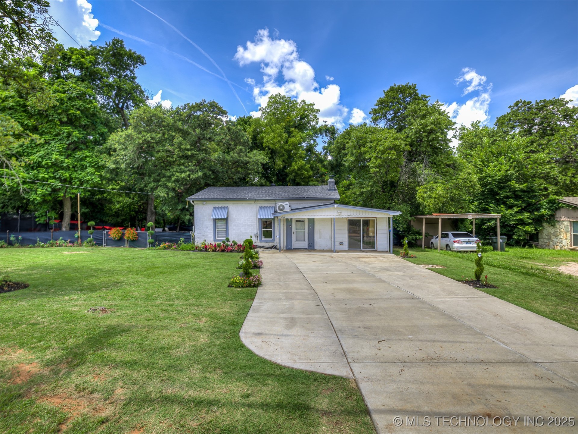 1013 N Post Property Photo 7