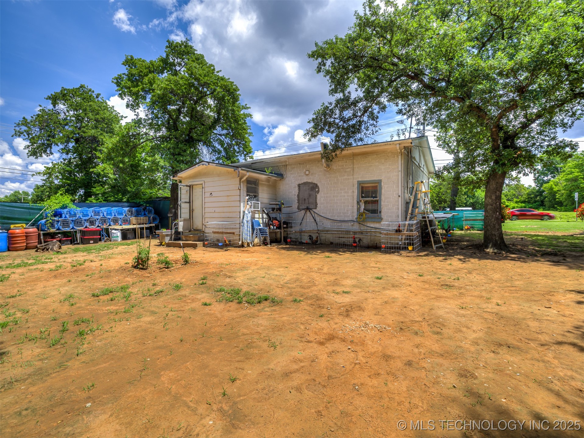 1013 N Post Property Photo 12