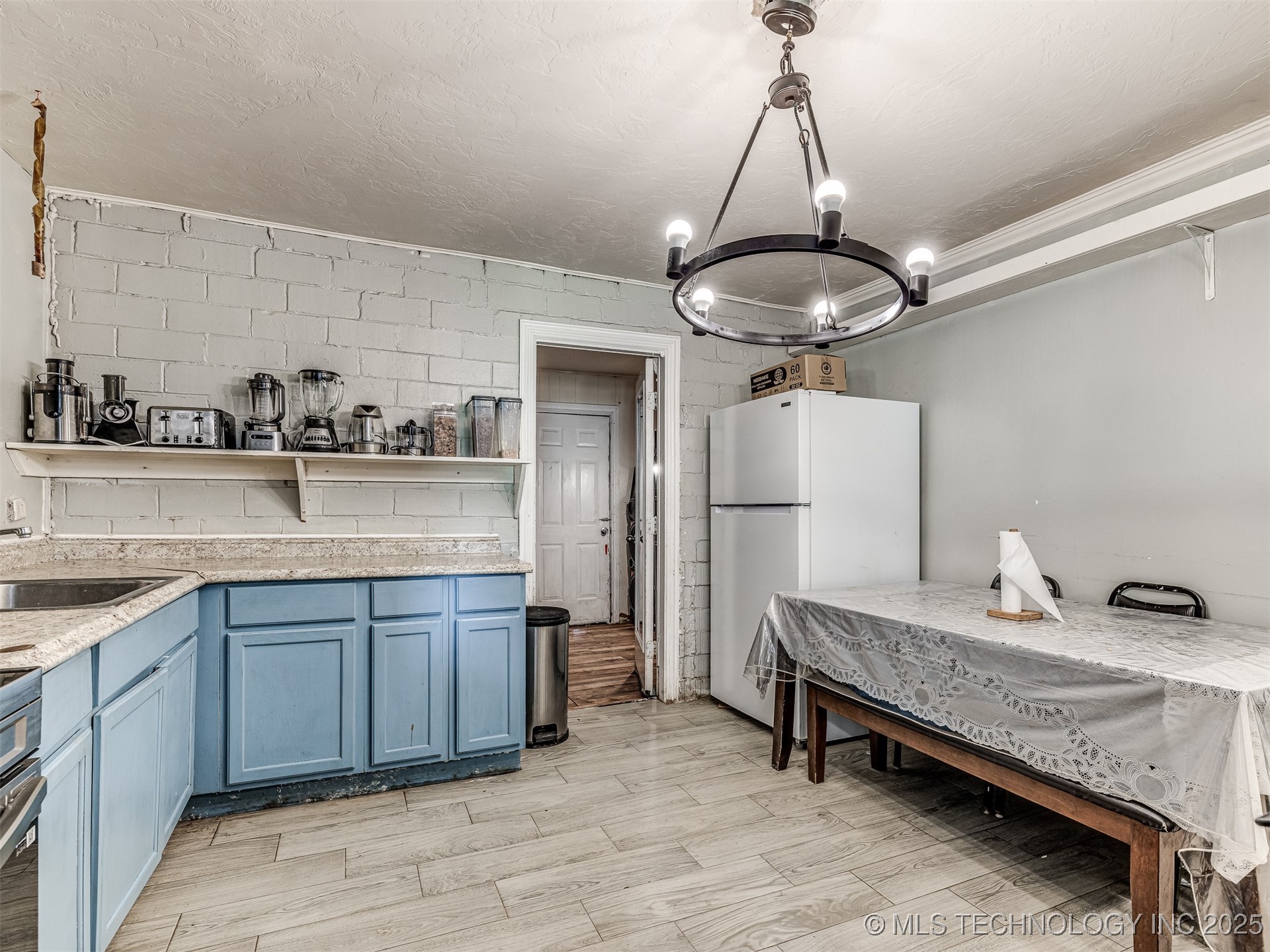 1013 N Post Property Photo 20