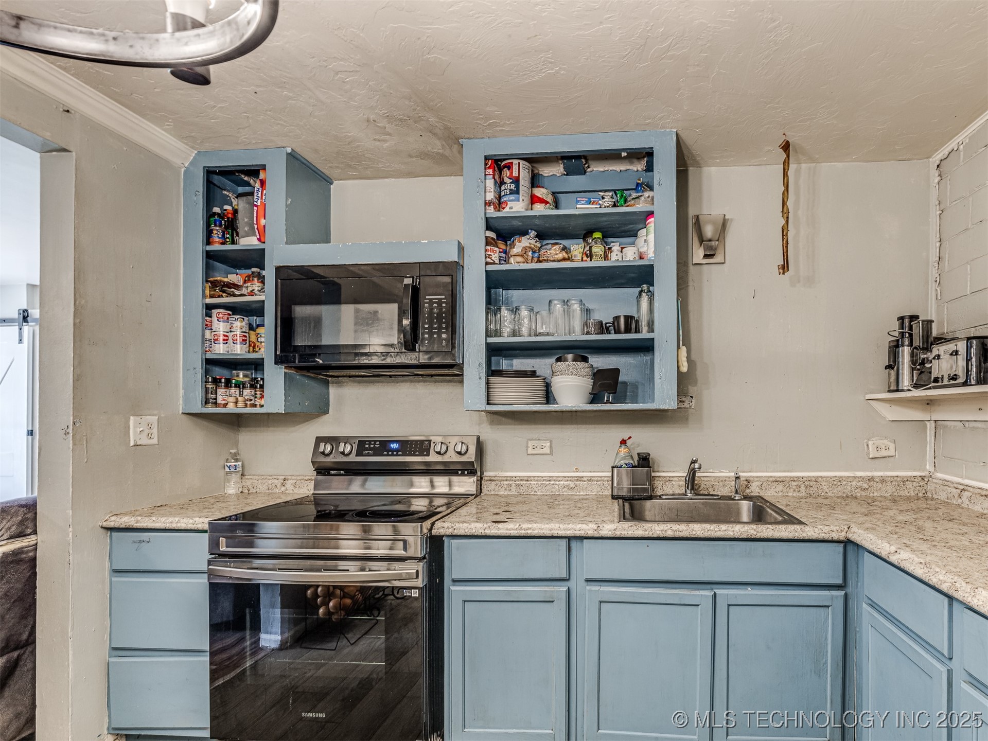 1013 N Post Property Photo 25