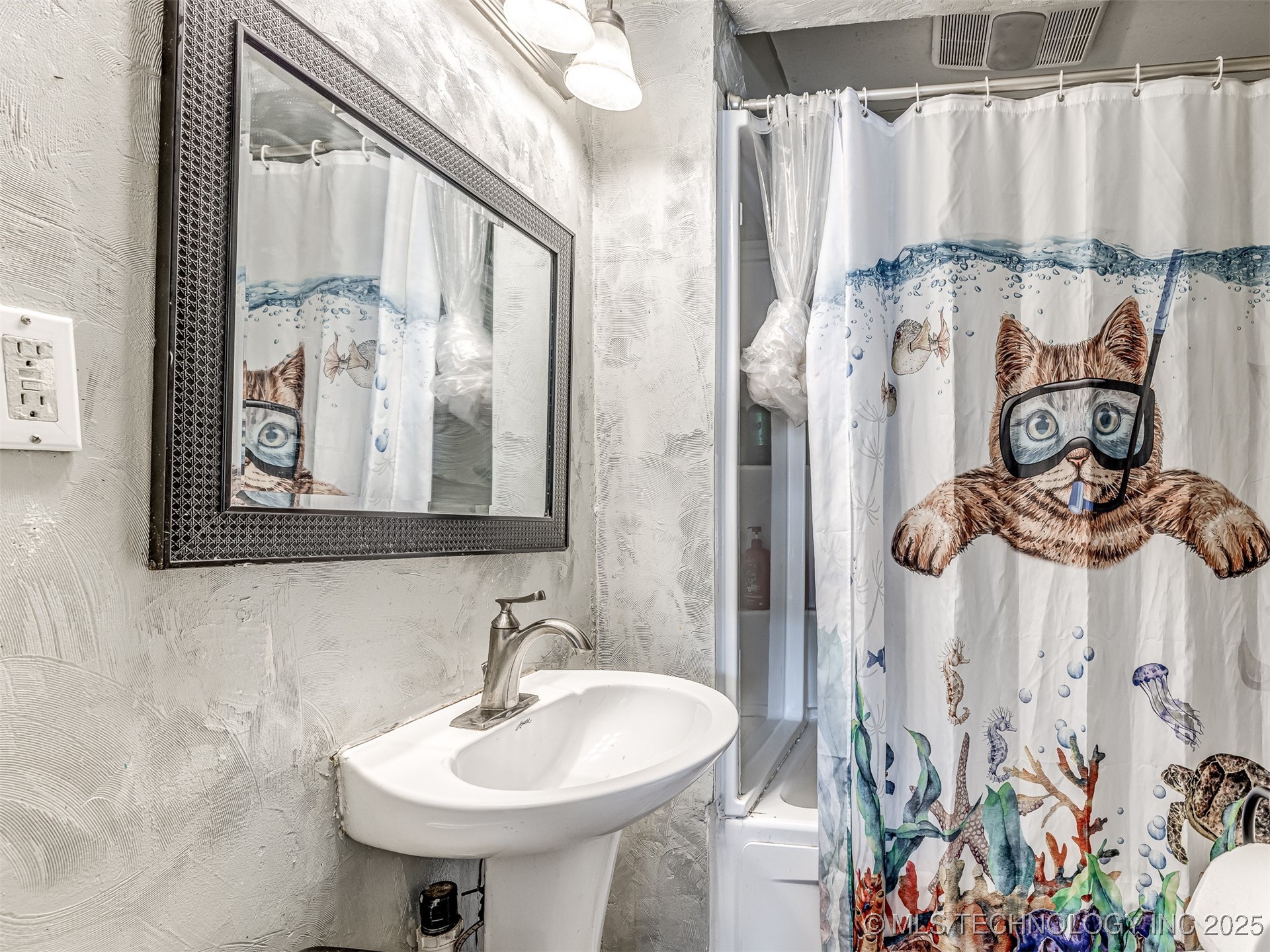 1013 N Post Property Photo 36