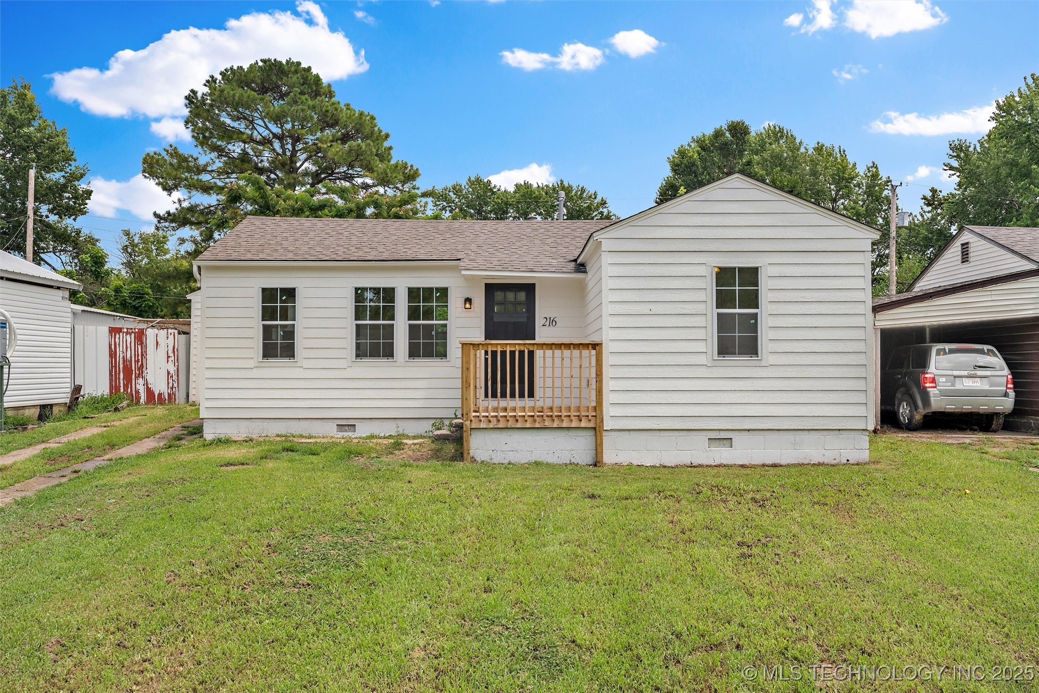 216 S Delaware Street Property Photo 1