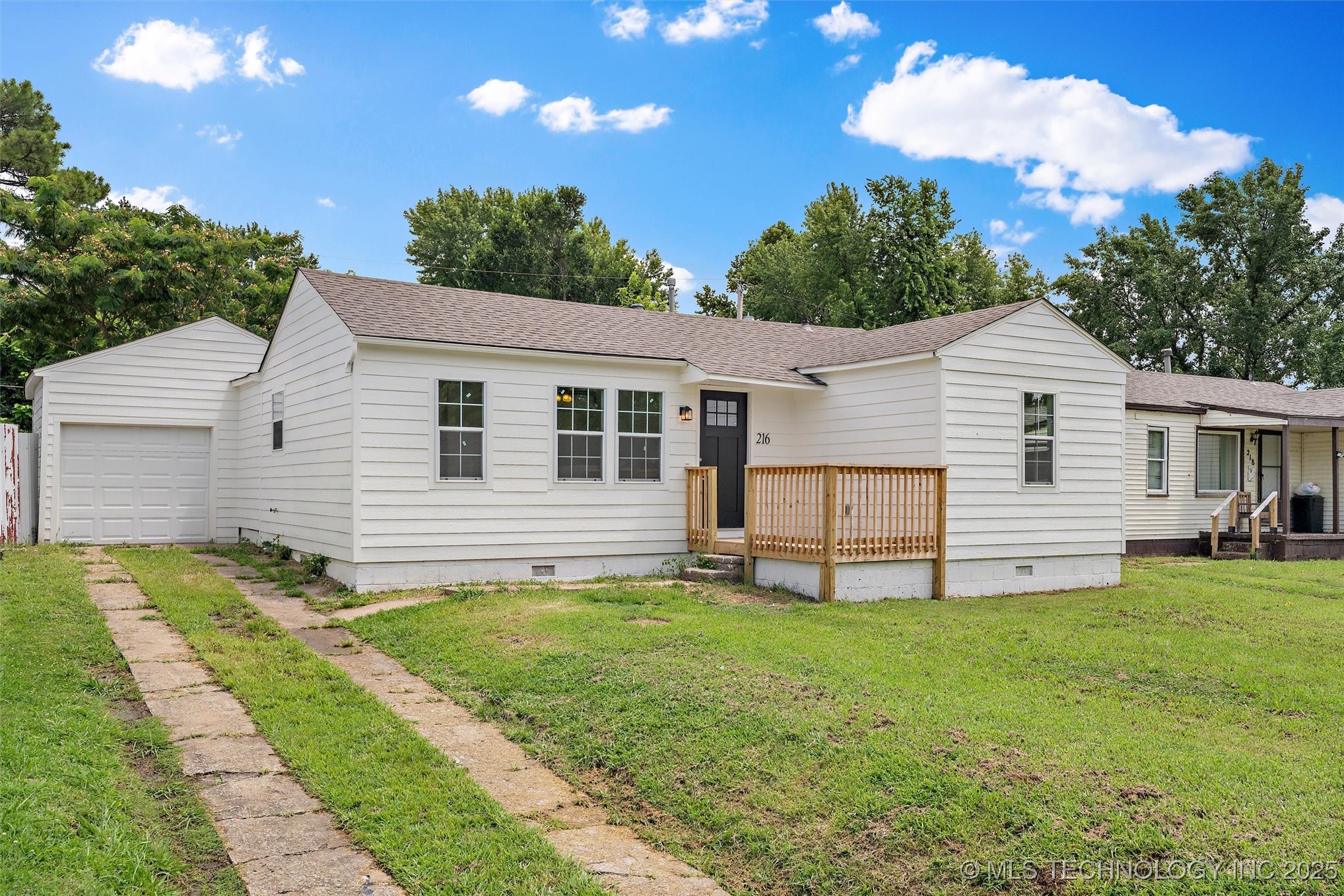 216 S Delaware Street Property Photo 2