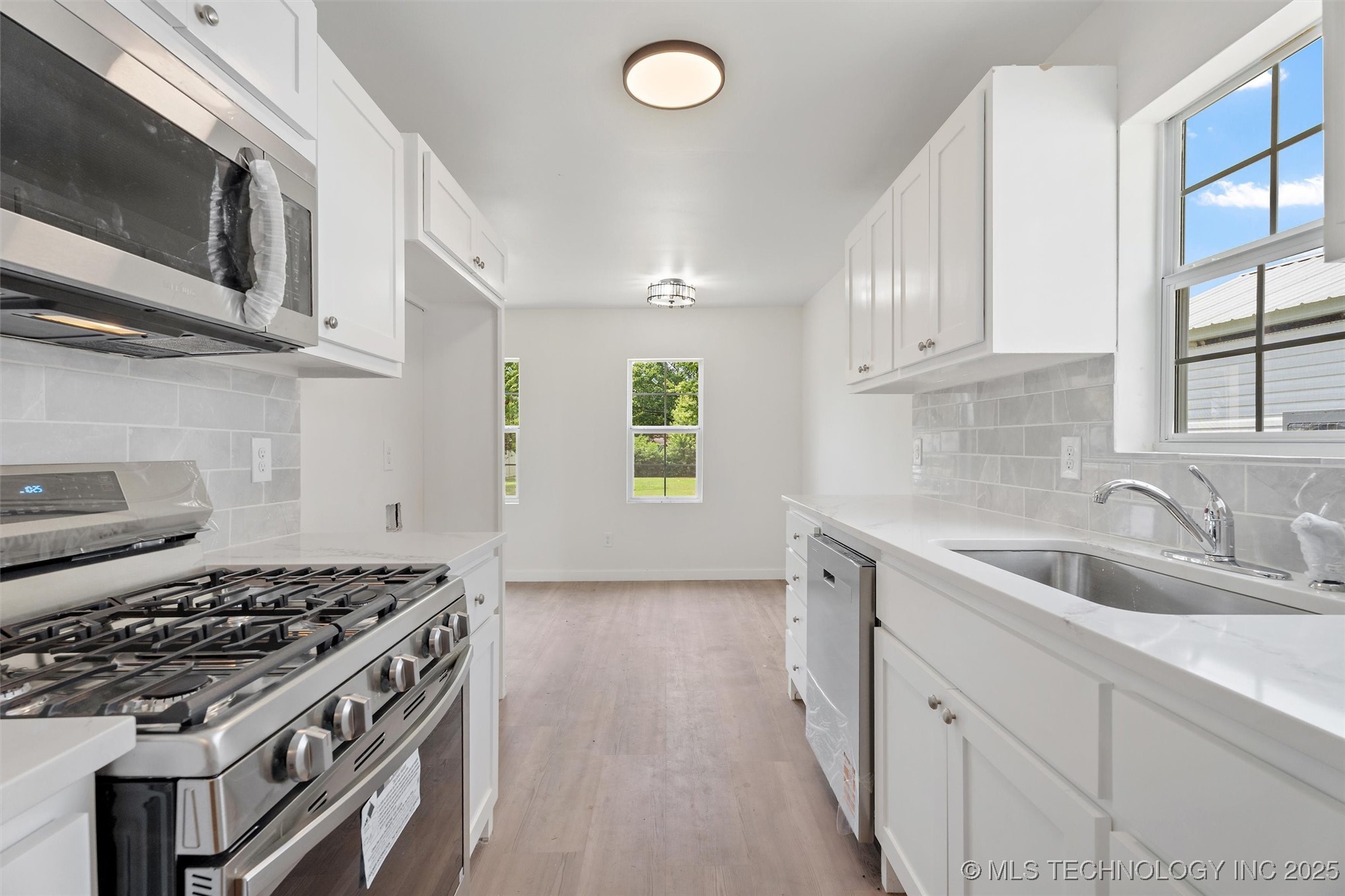 216 S Delaware Street Property Photo 8