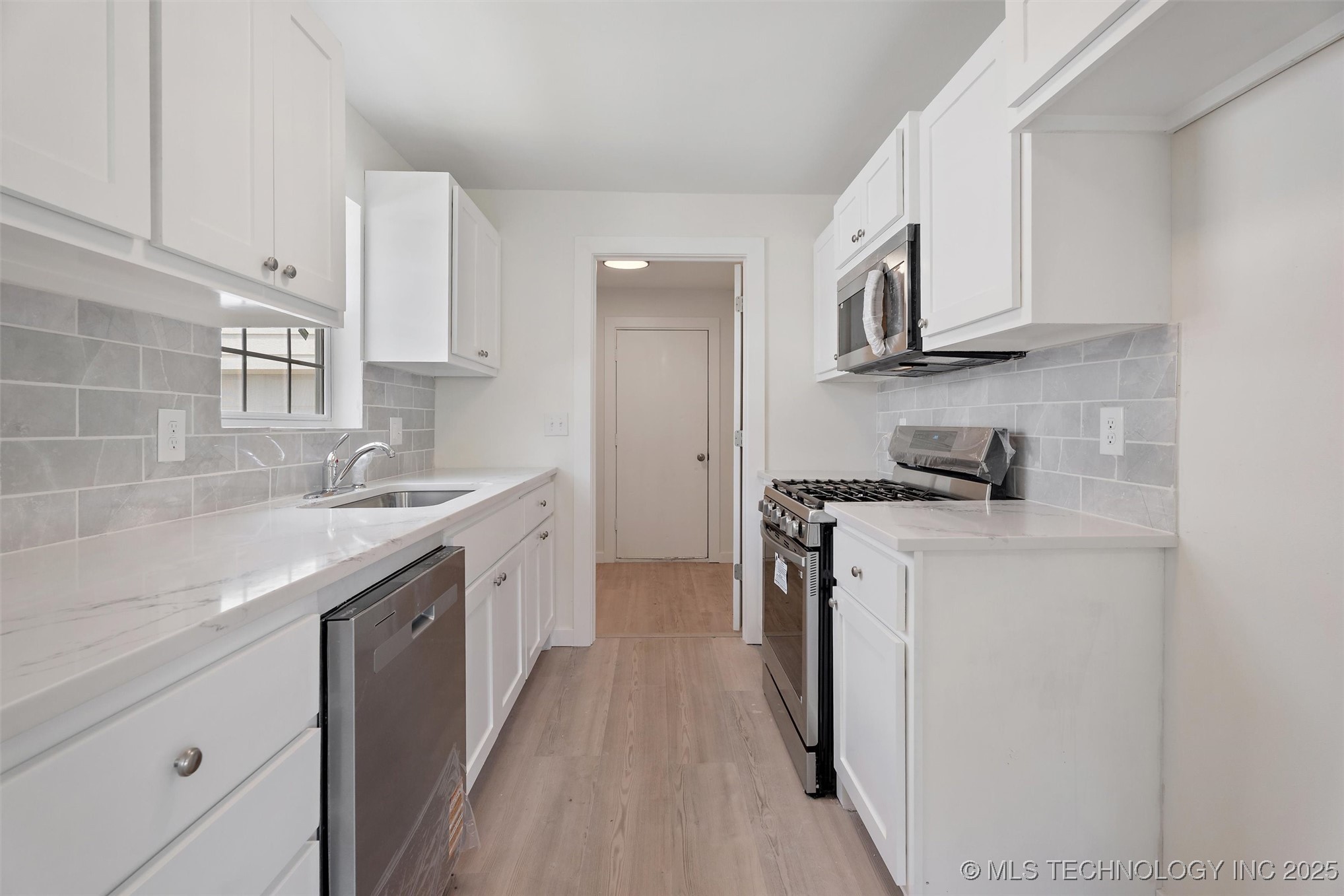 216 S Delaware Street Property Photo 9