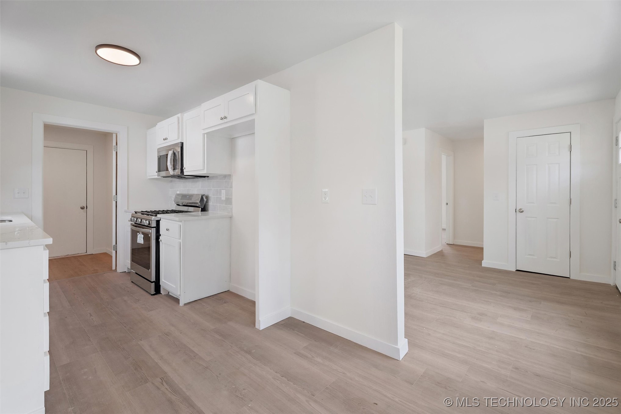 216 S Delaware Street Property Photo 10