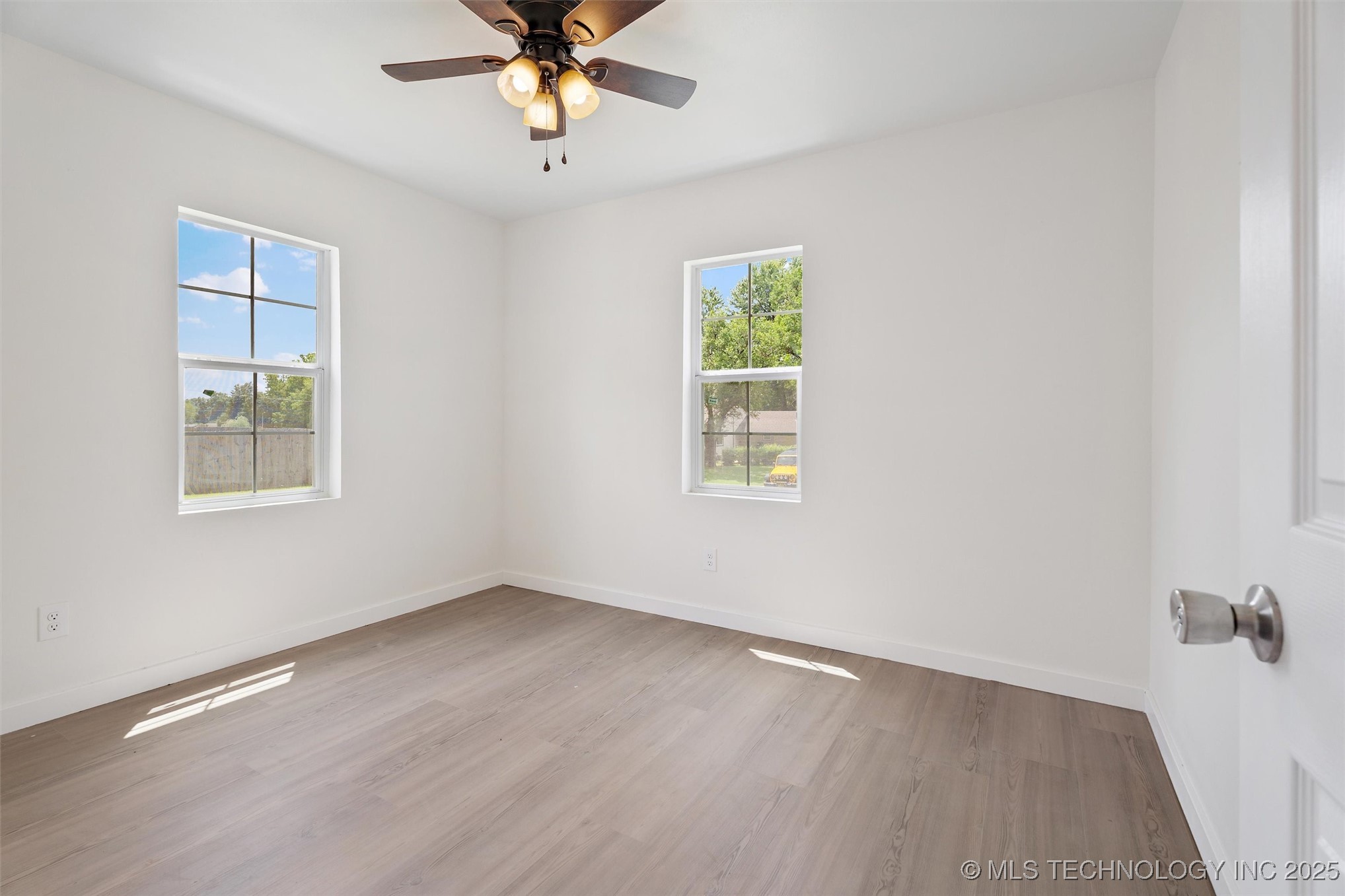 216 S Delaware Street Property Photo 13