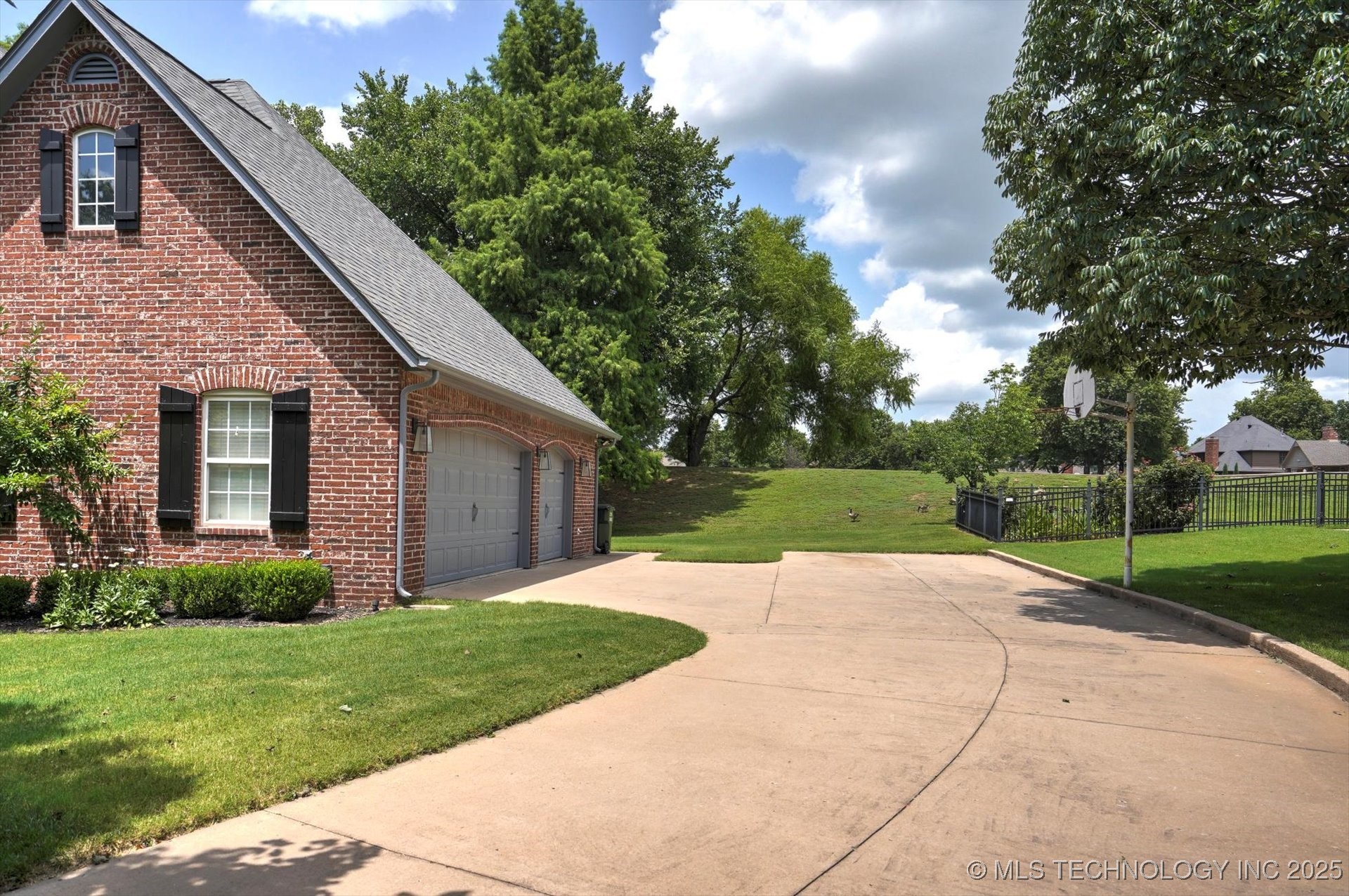 13207 E 93rd Street North Property Photo 60