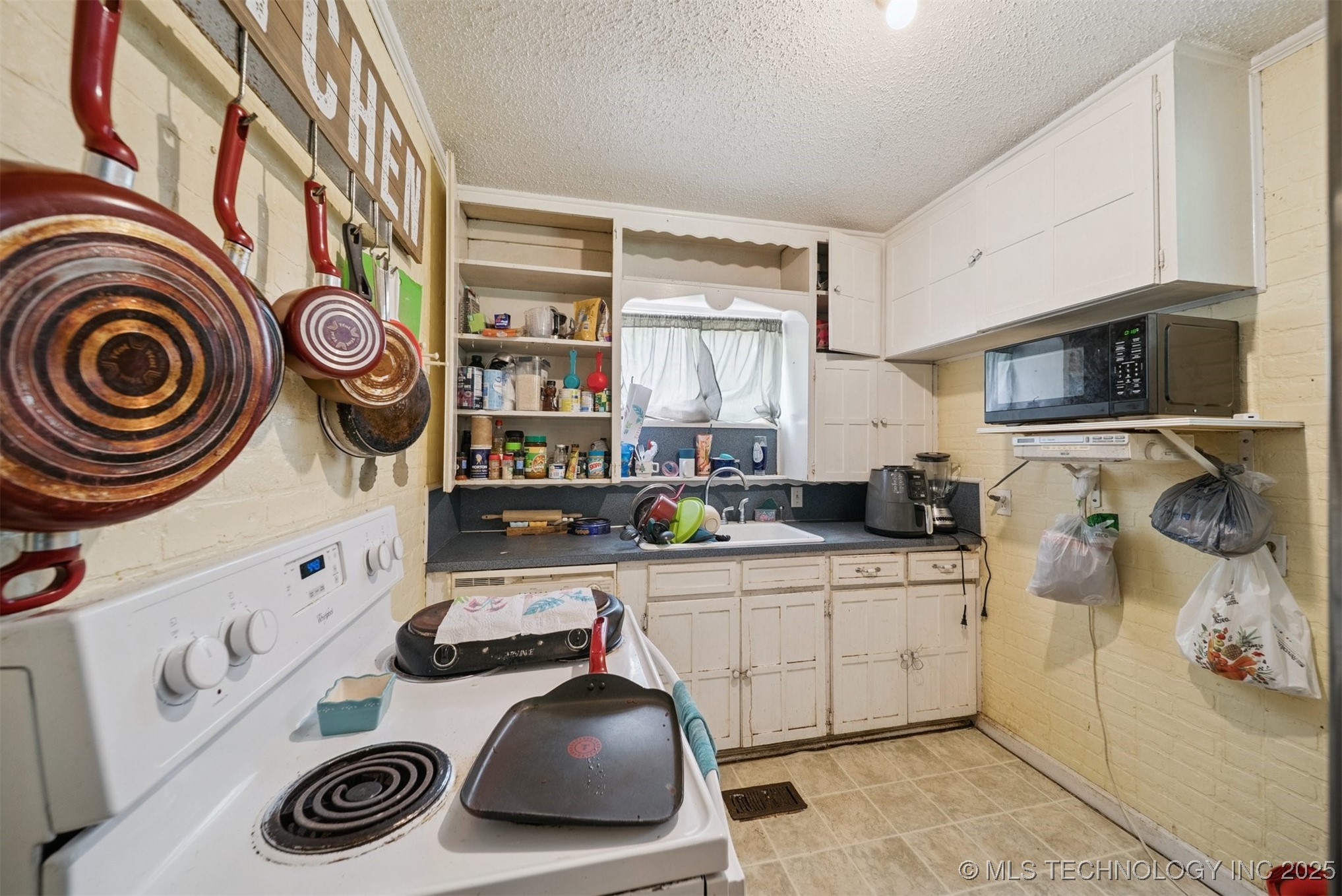 4015 W 43rd Street Property Photo 6