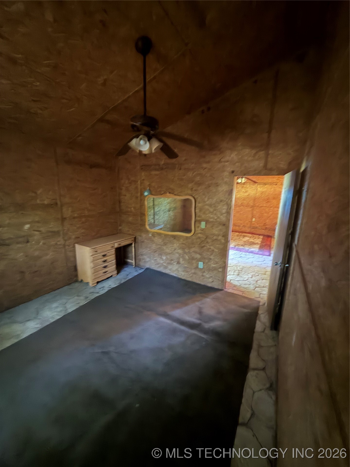 665 E 2130 Road E Property Photo 12