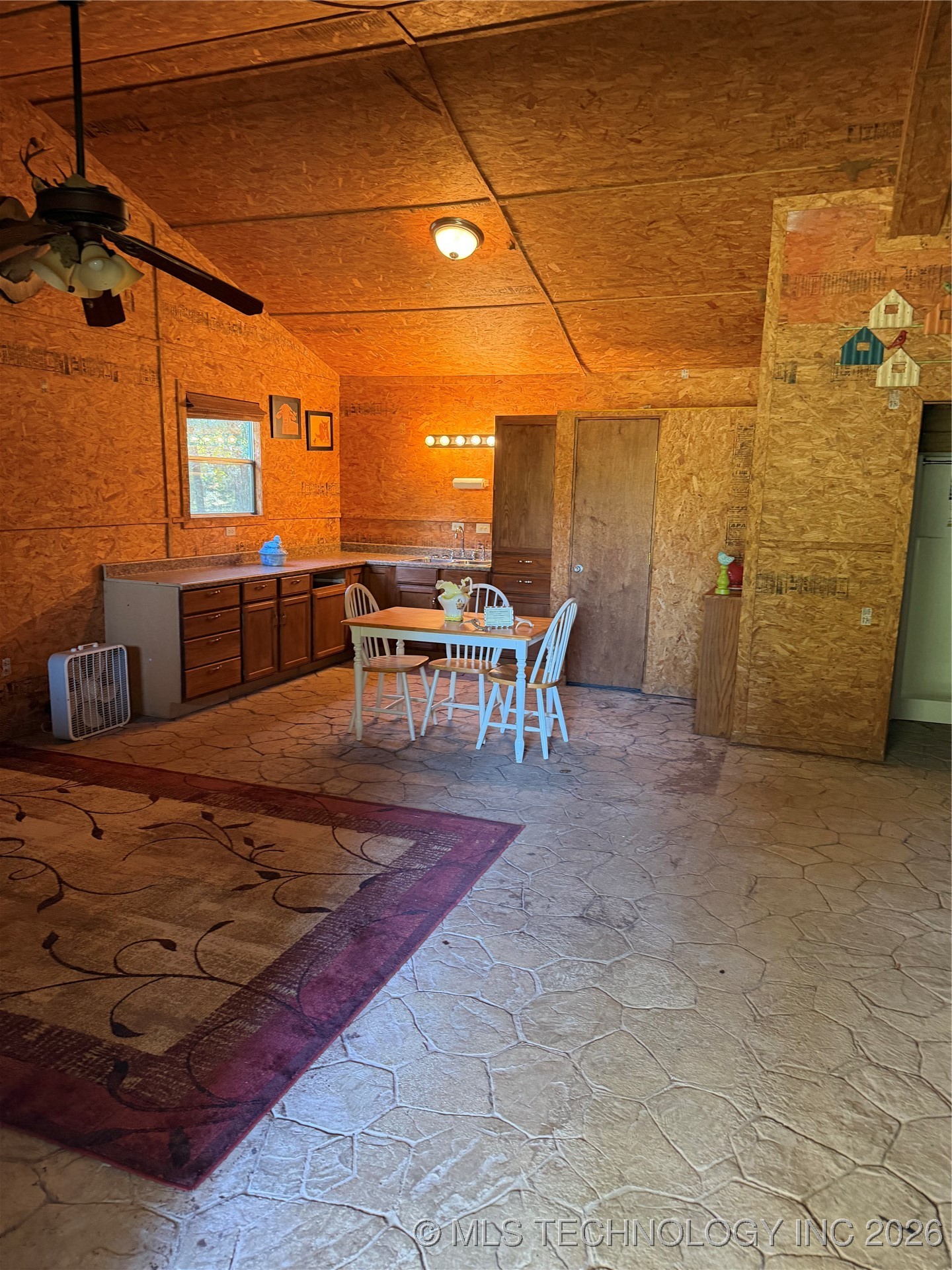 665 E 2130 Road E Property Photo 15