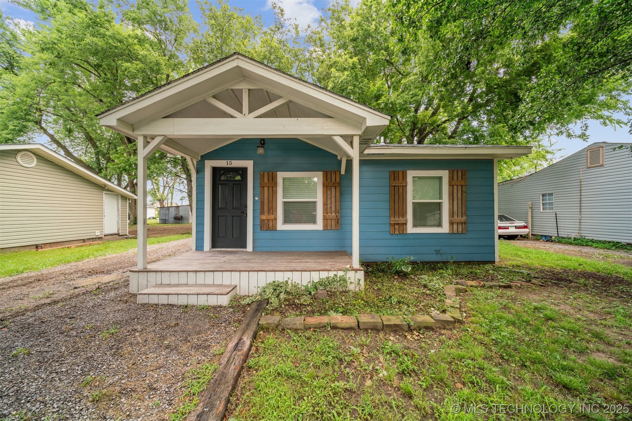 15 S Mayes Street Property Photo 1