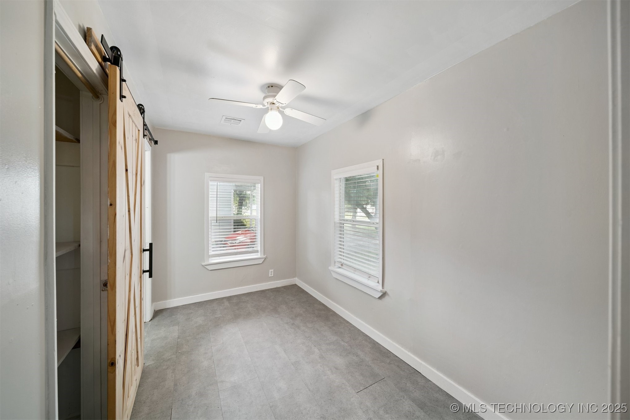 15 S Mayes Street Property Photo 6