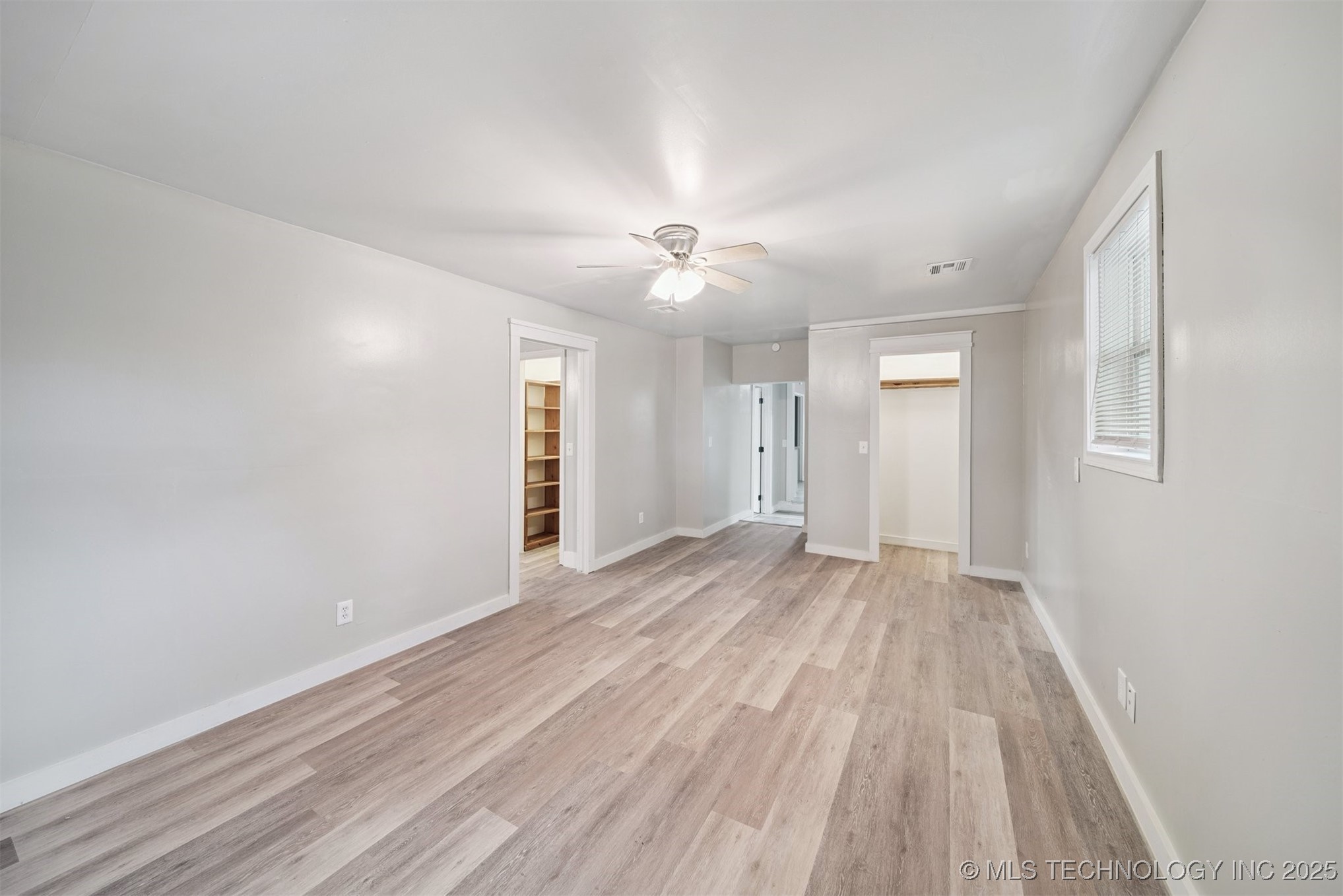 15 S Mayes Street Property Photo 12