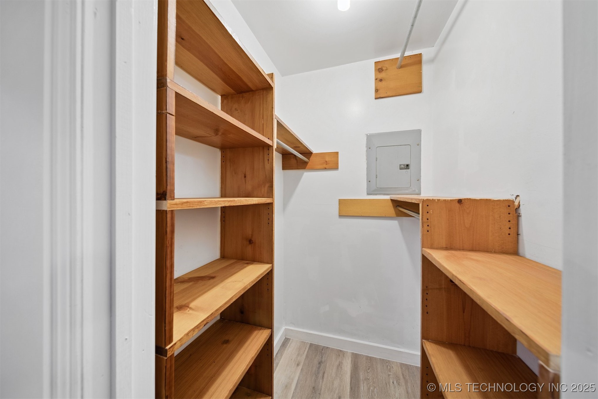 15 S Mayes Street Property Photo 14