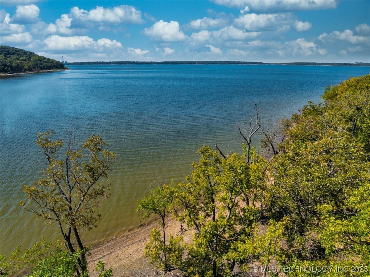 Edgewater Road Property Photo 3