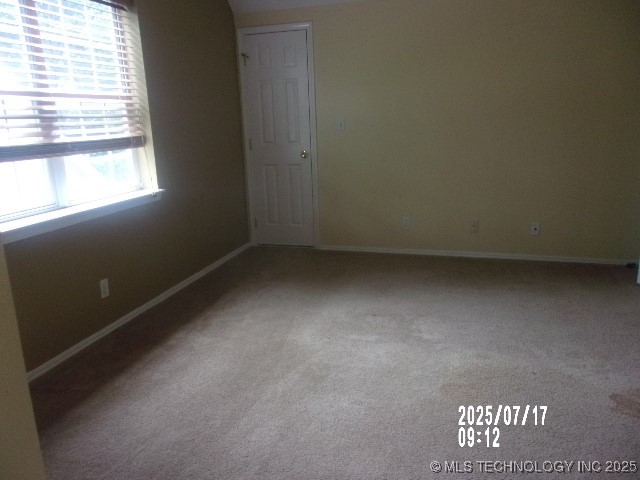 9376 Colonial Drive Property Photo 5