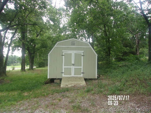 9376 Colonial Drive Property Photo 14