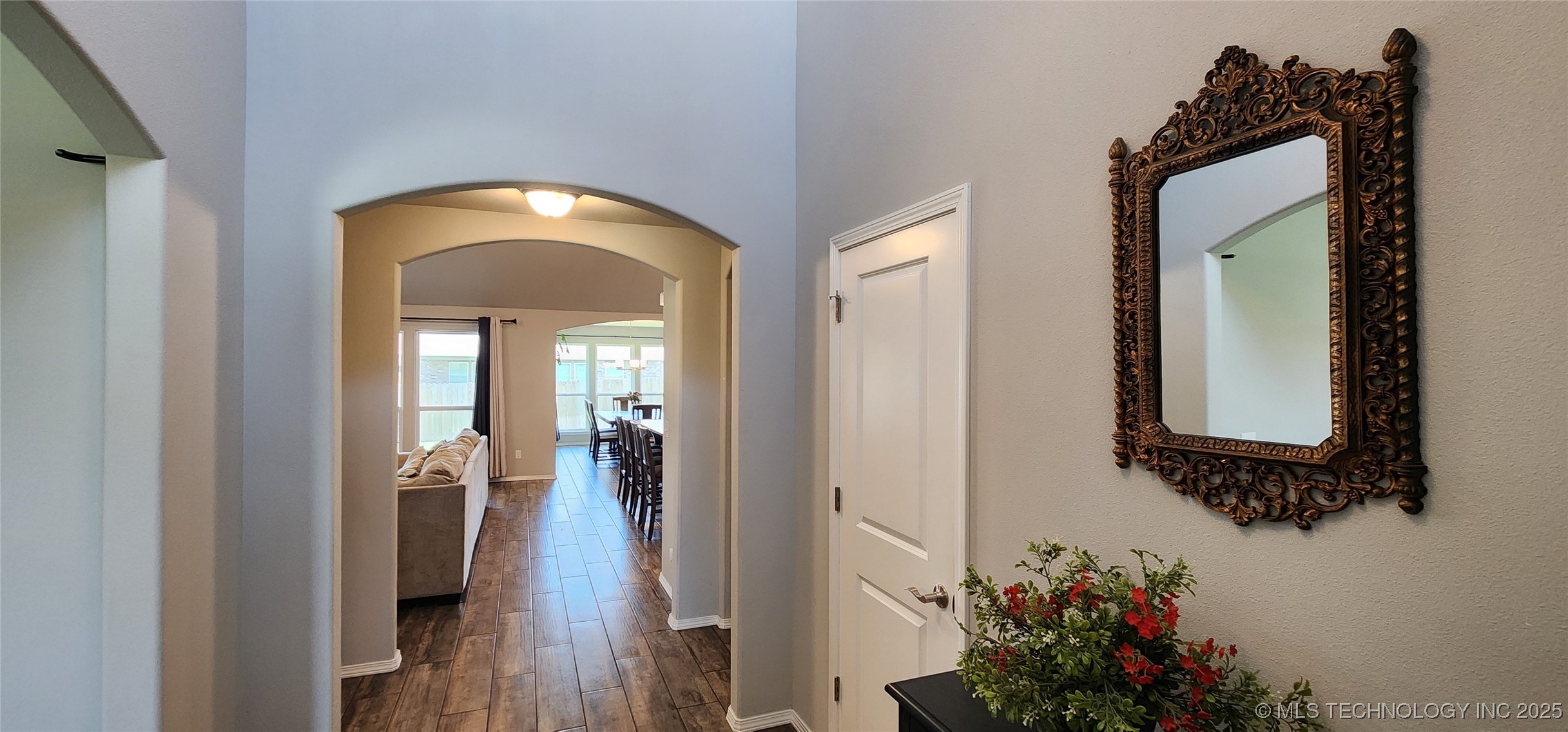 1423 E South Park Place Property Photo 3