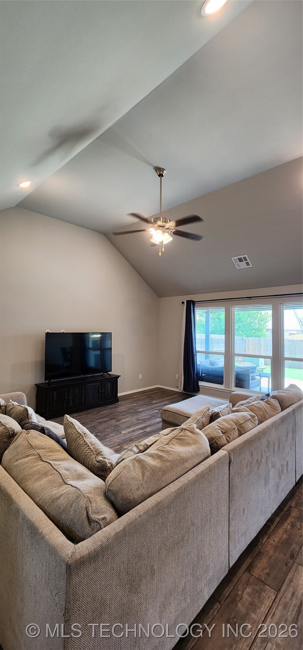 1423 E South Park Place Property Photo 9