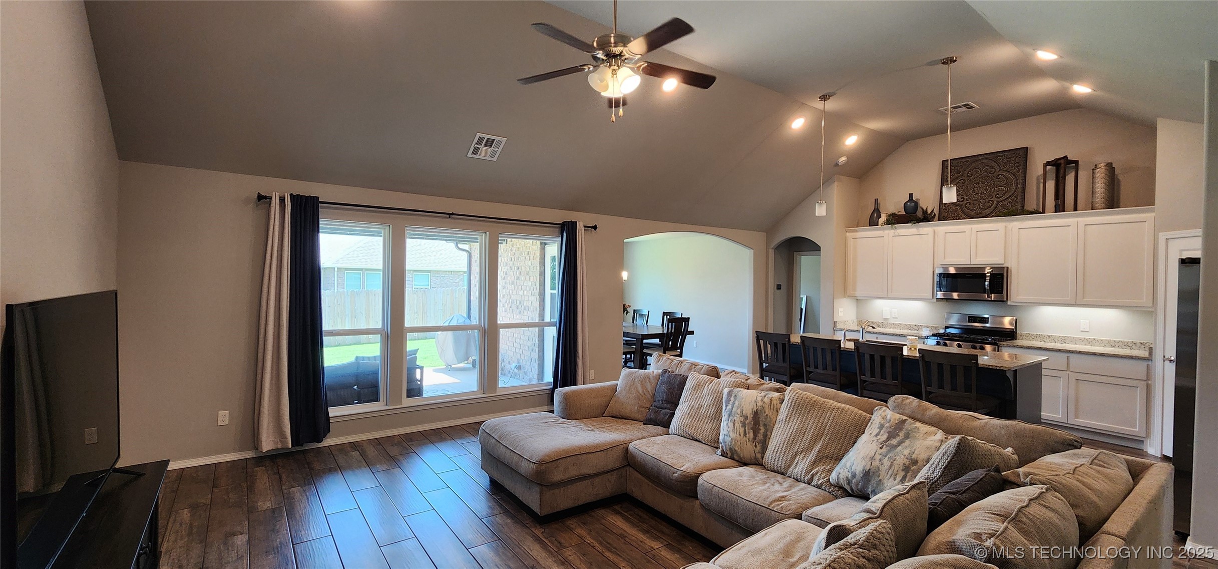 1423 E South Park Place Property Photo 12