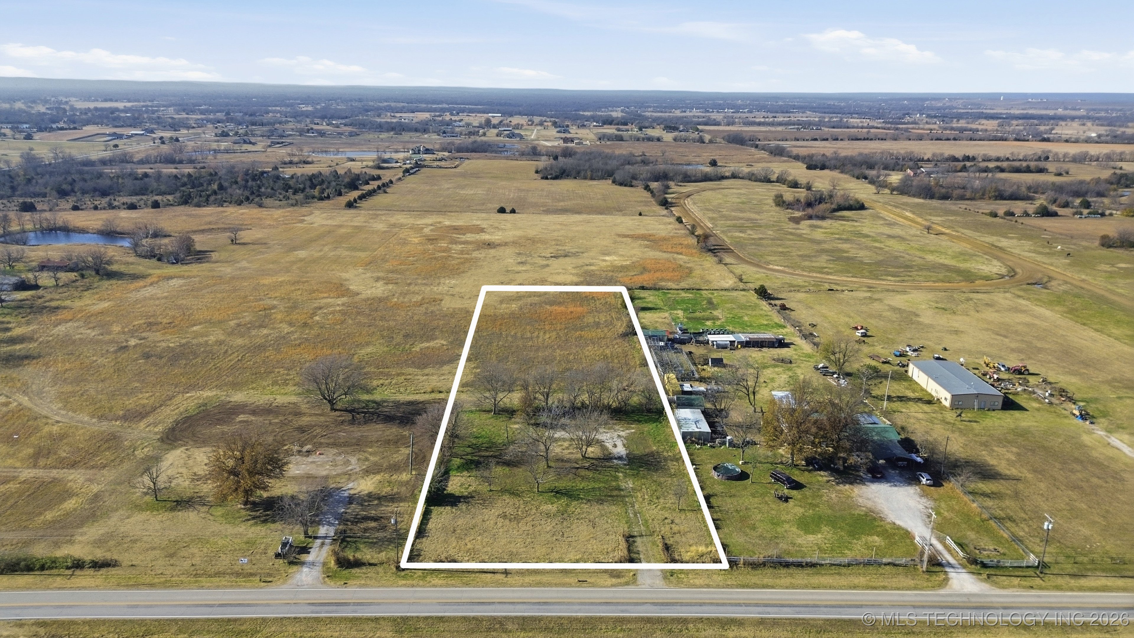 10908 N Memorial Drive E Property Photo 2