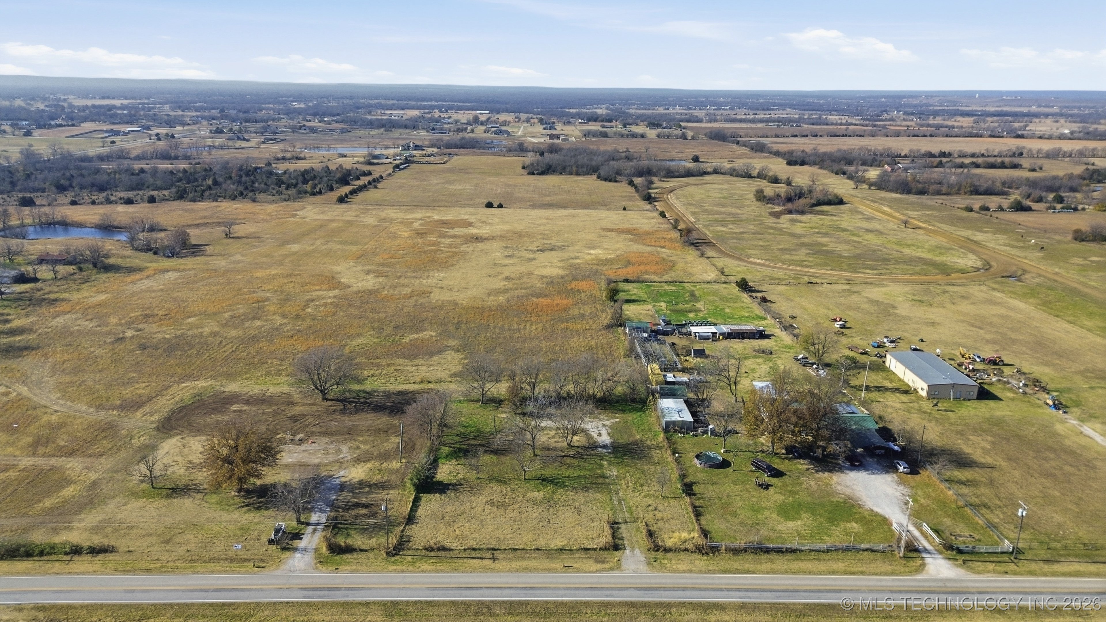 10908 N Memorial Drive E Property Photo 5