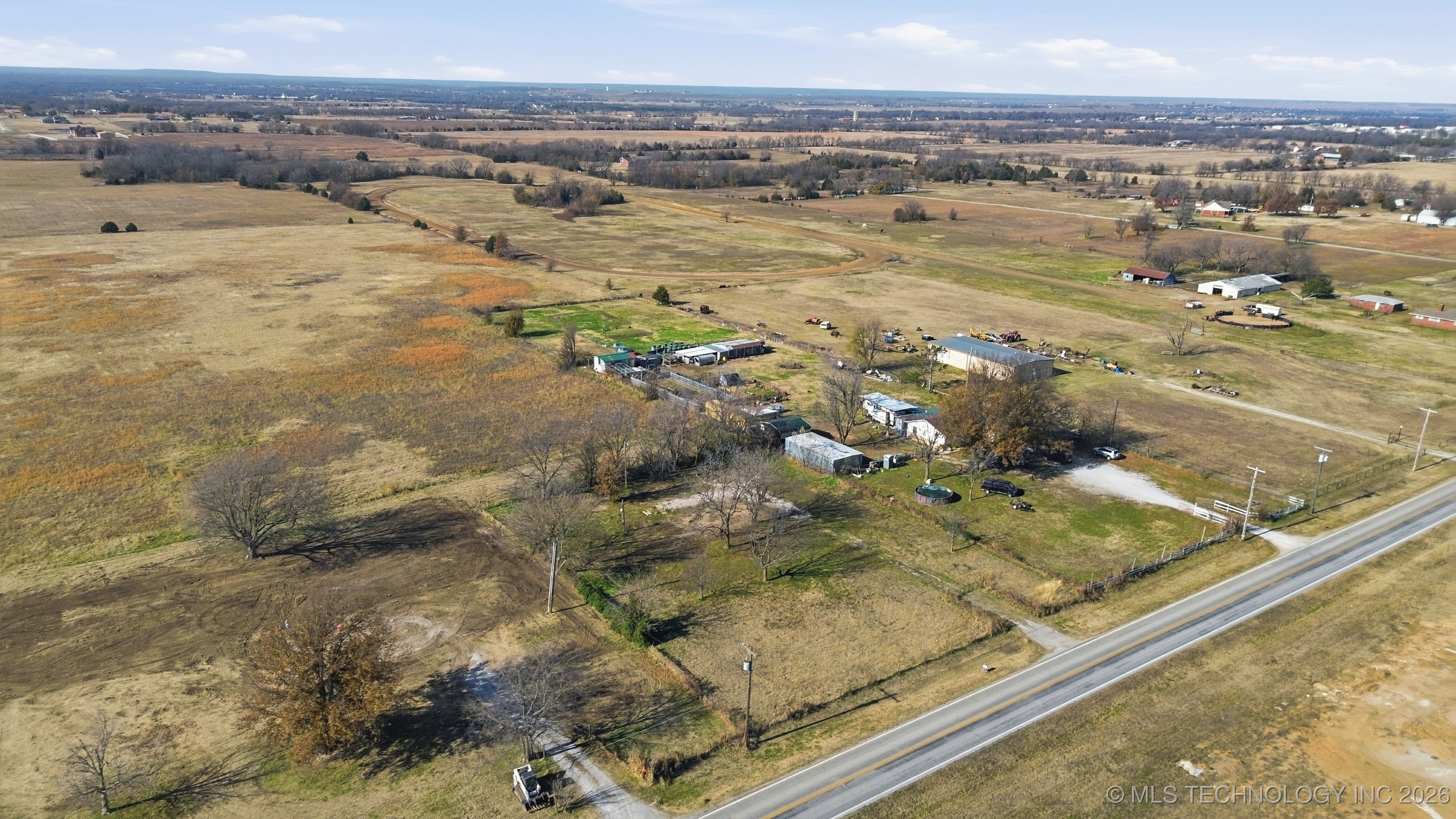 10908 N Memorial Drive E Property Photo 6