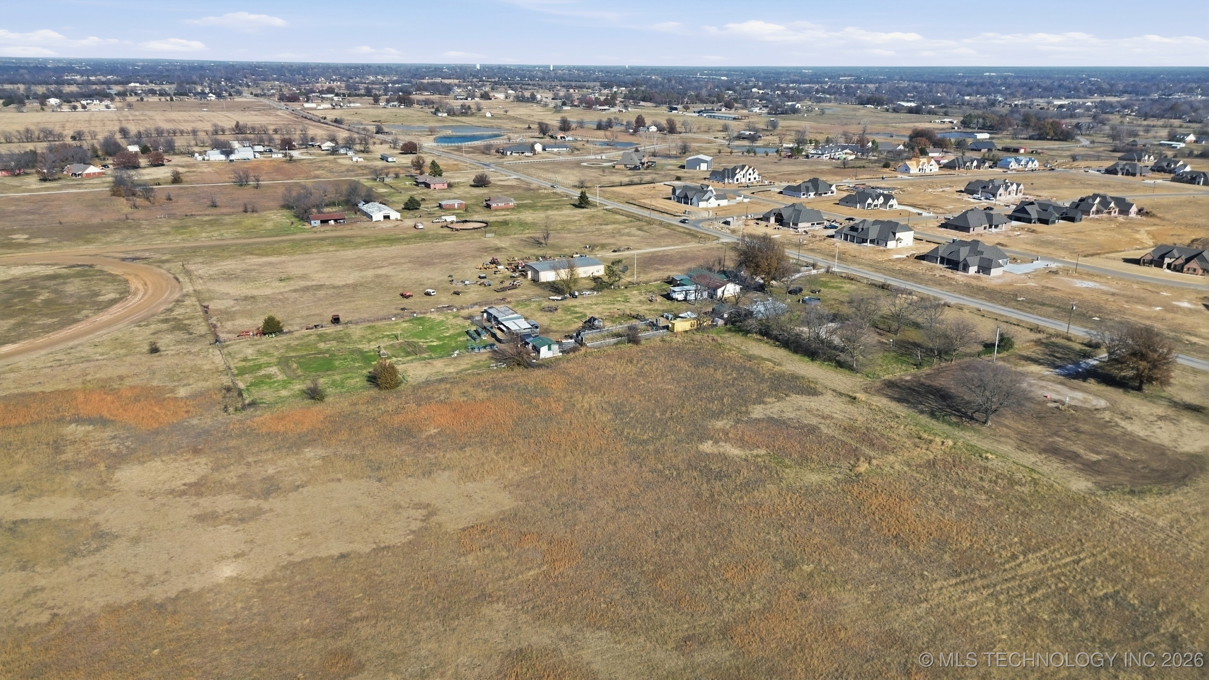 10908 N Memorial Drive E Property Photo 8