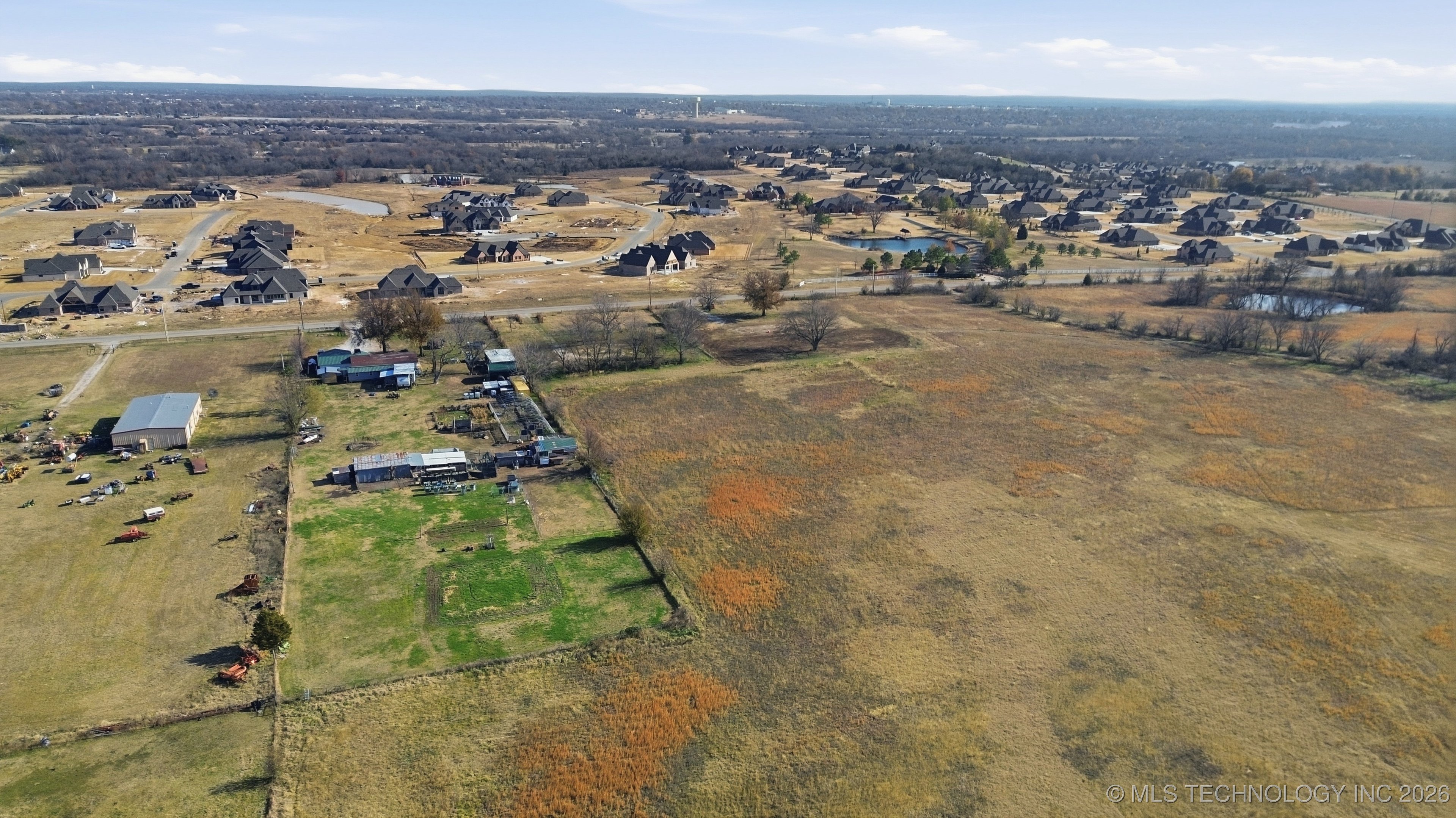 10908 N Memorial Drive E Property Photo 11