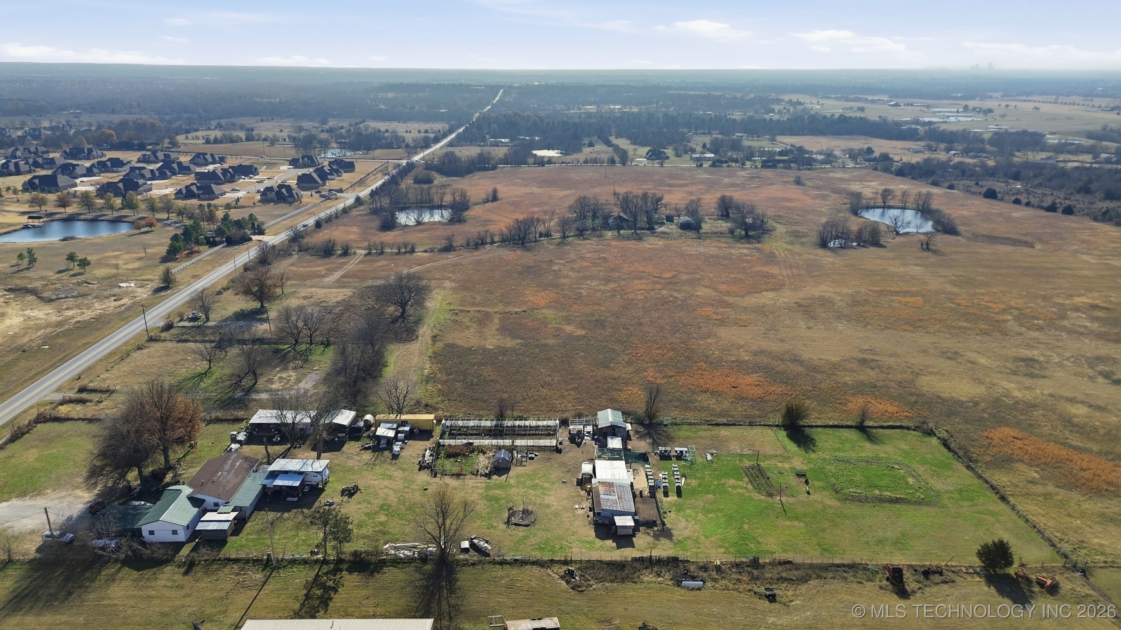 10908 N Memorial Drive E Property Photo 12